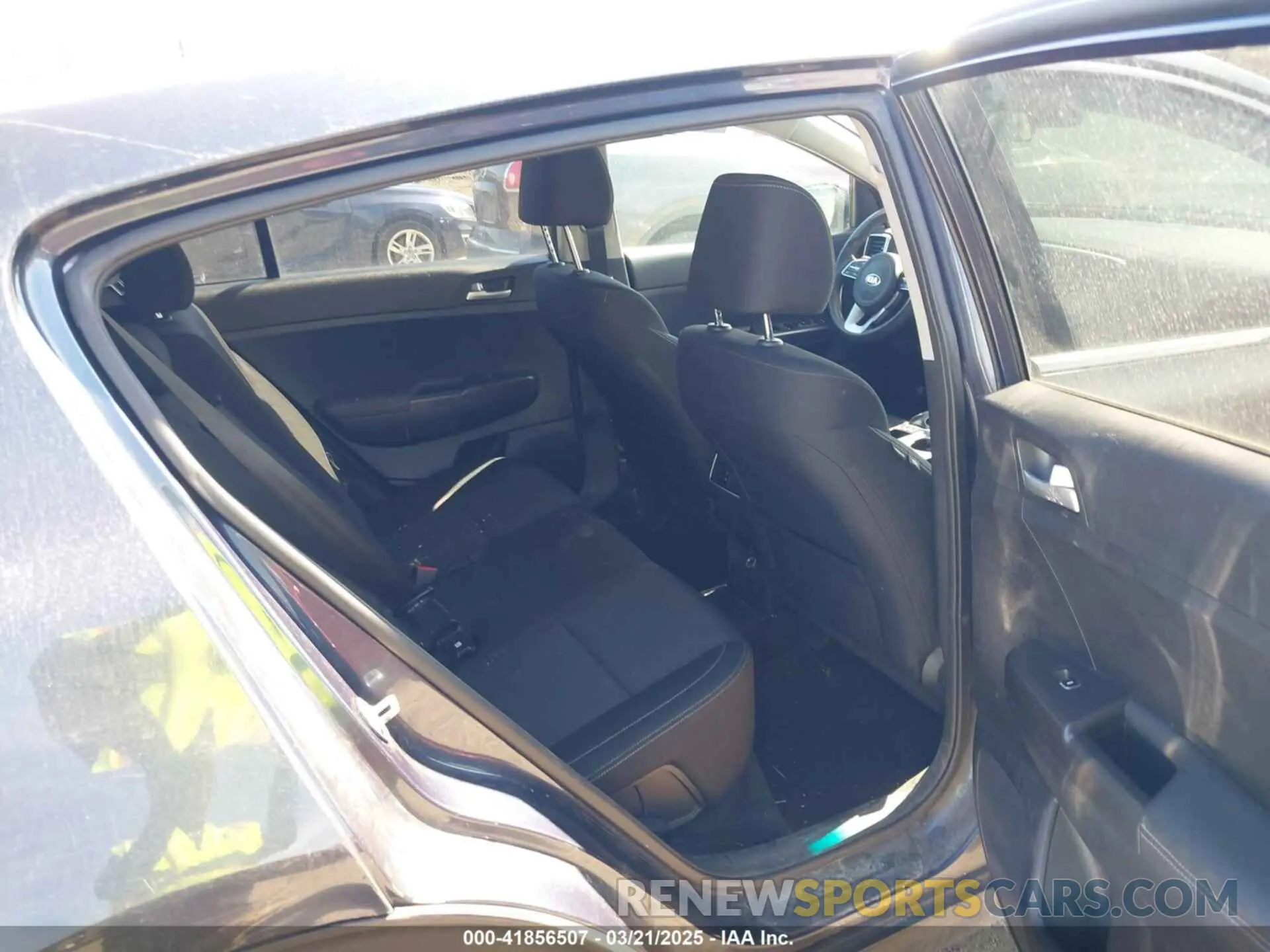 8 fotografías del automóvil dañado KNDPMCAC8L7765627 KIA SPORTAGE 2020