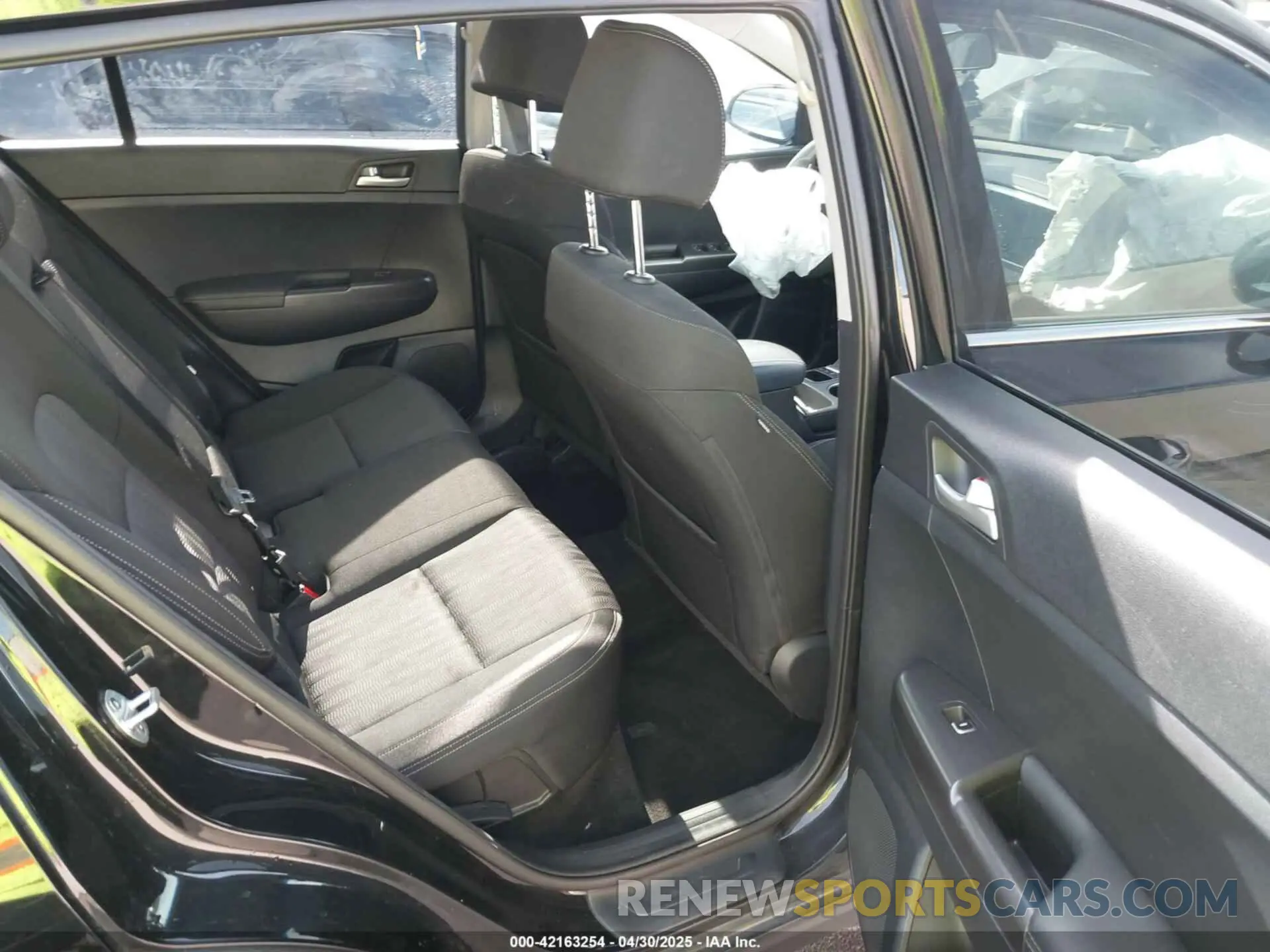 8 fotografías del automóvil dañado KNDPMCAC9L7747542 KIA SPORTAGE 2020