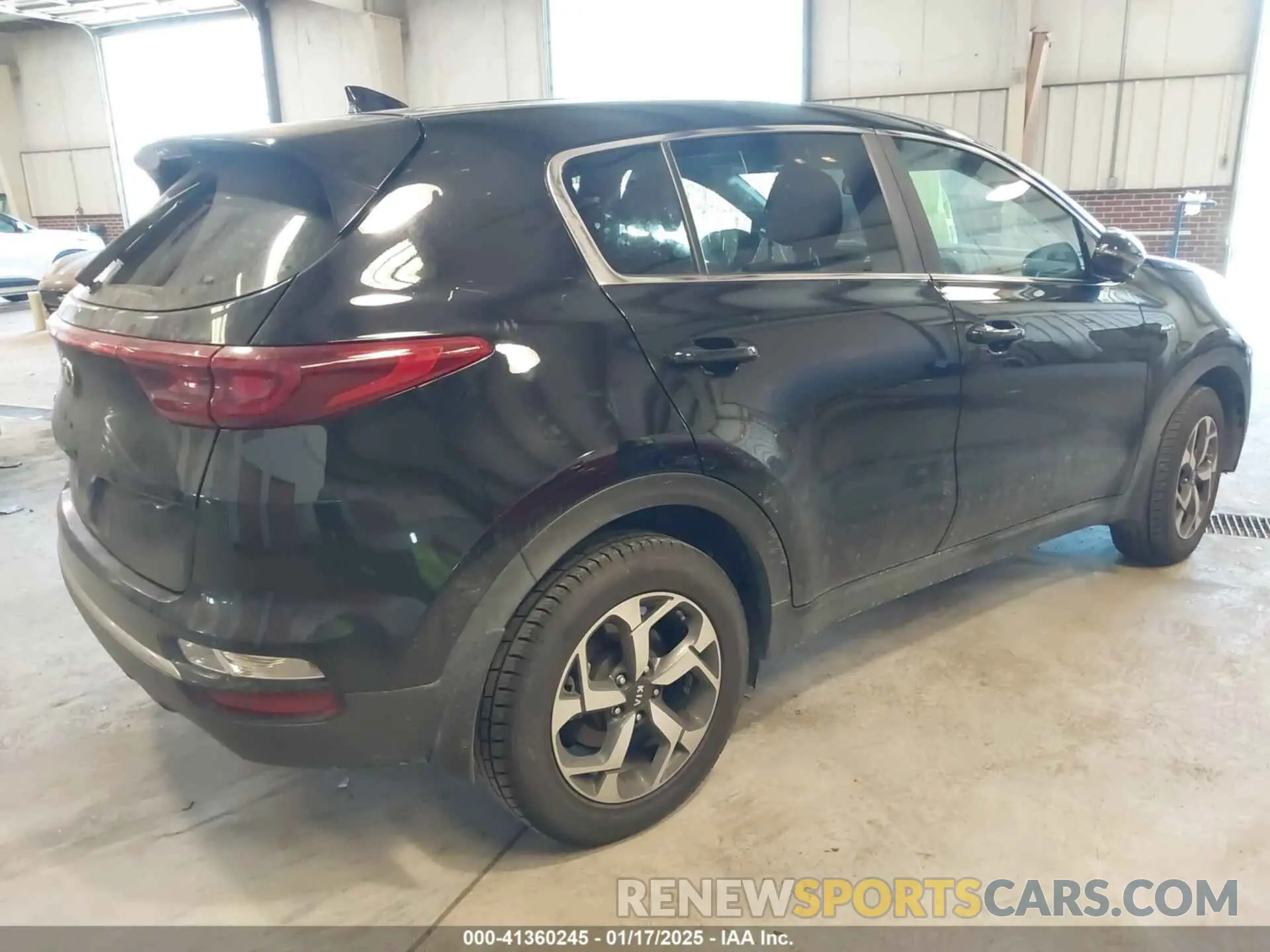 4 fotografías del automóvil dañado KNDPMCAC9L7804516 KIA SPORTAGE 2020