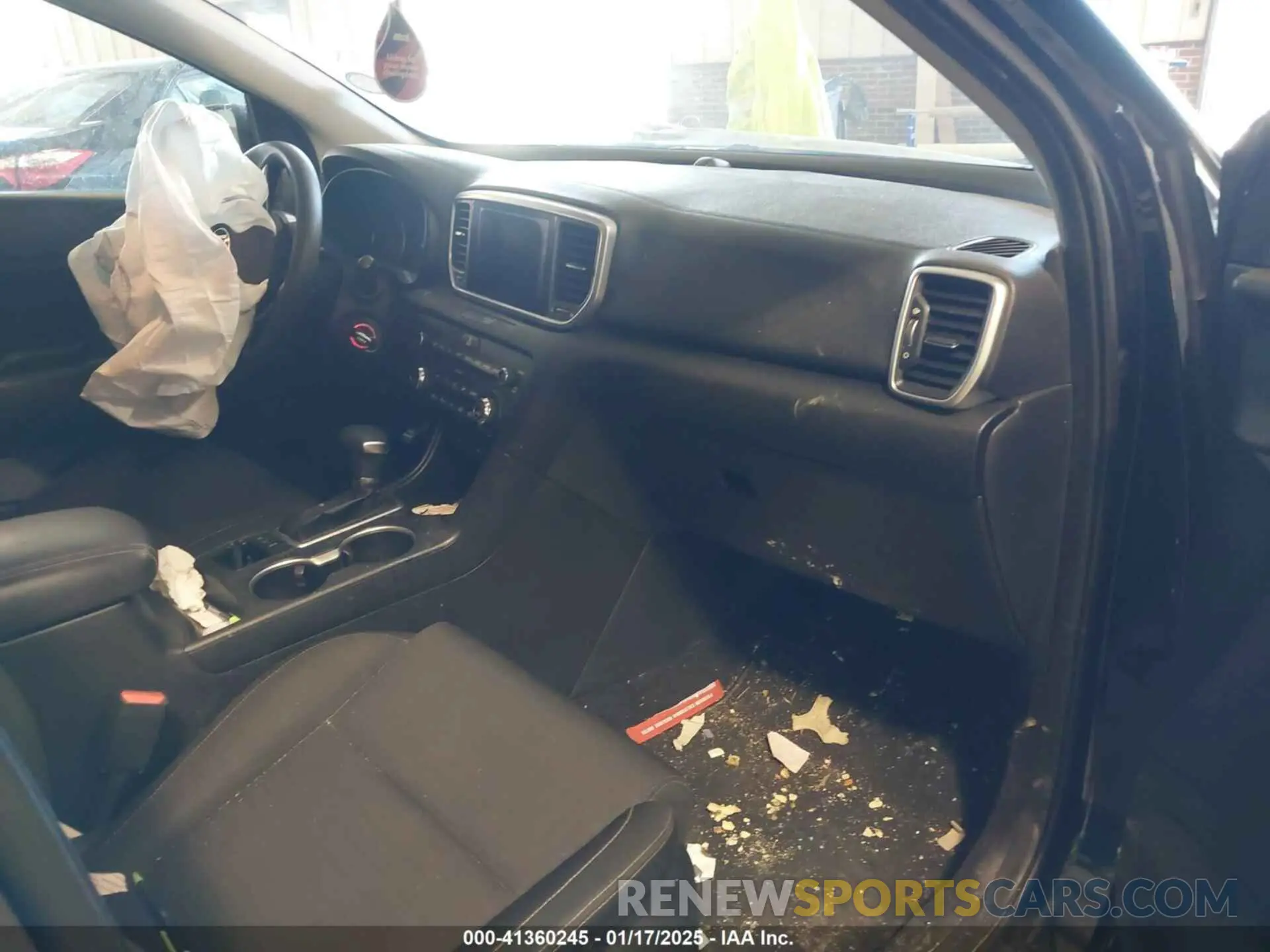 5 fotografías del automóvil dañado KNDPMCAC9L7804516 KIA SPORTAGE 2020