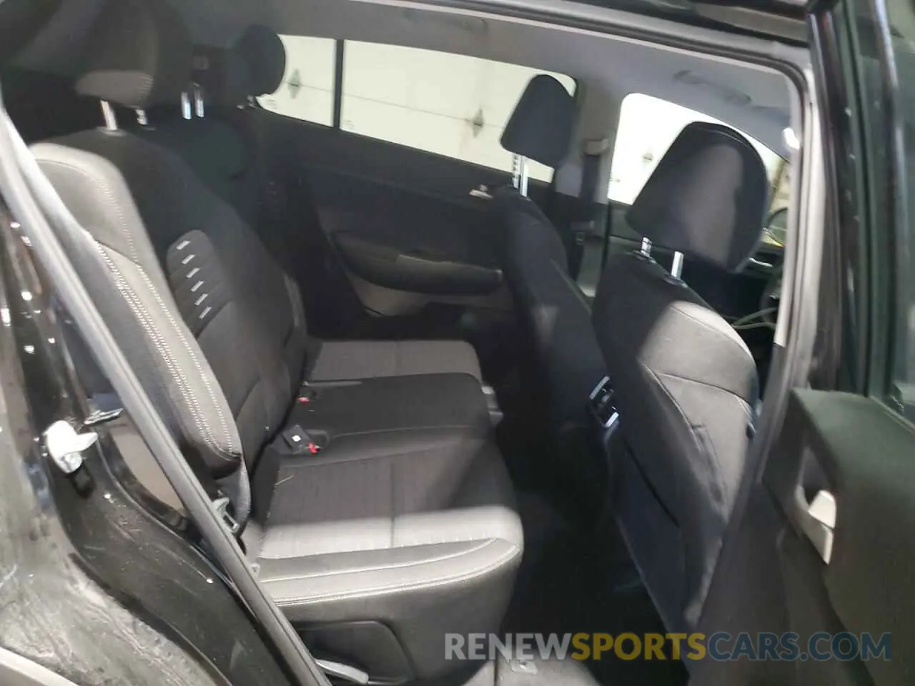 11 fotografías del automóvil dañado KNDPMCACXL7661589 KIA SPORTAGE 2020