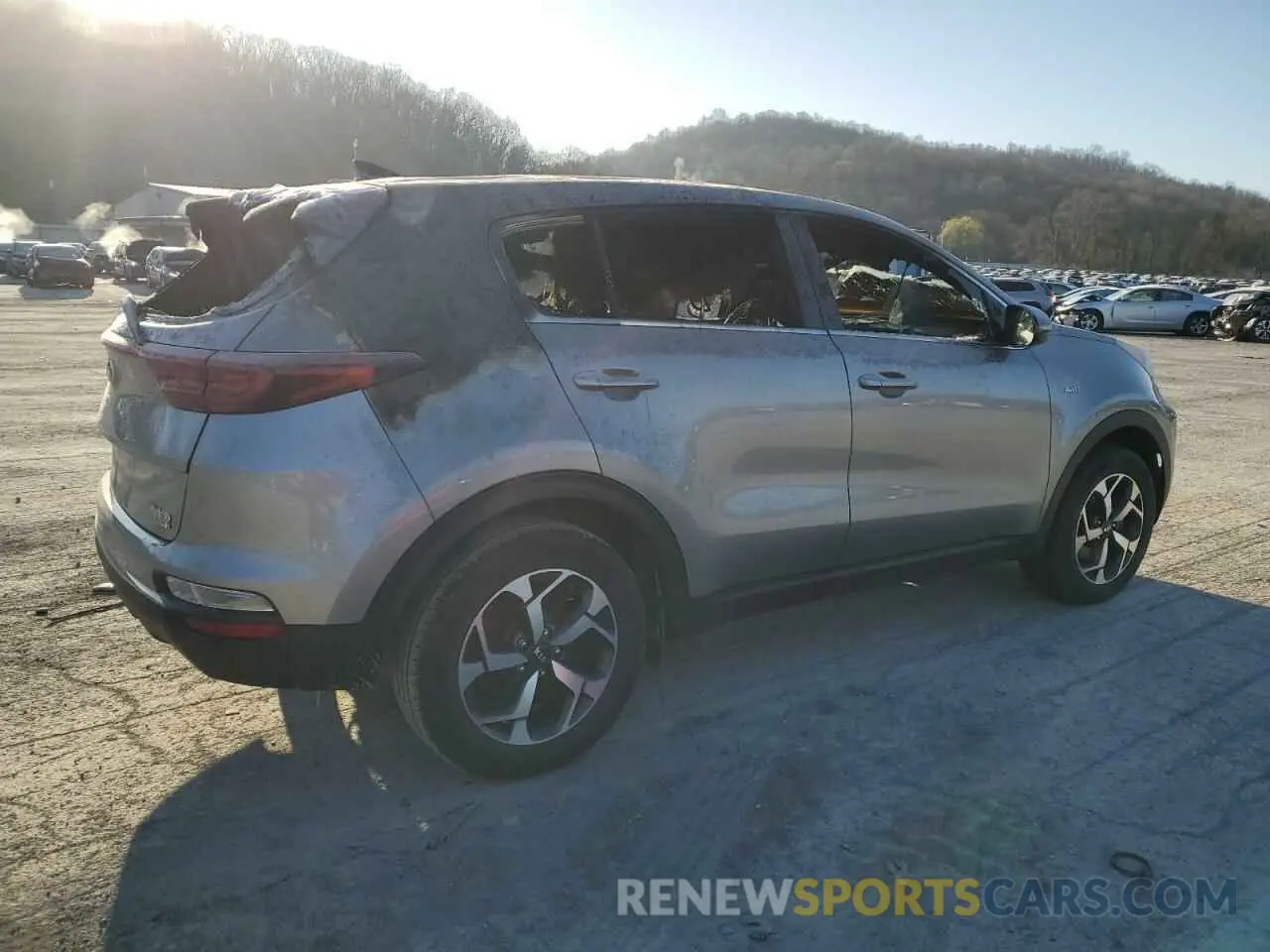 3 fotografías del automóvil dañado KNDPMCACXL7803133 KIA SPORTAGE 2020