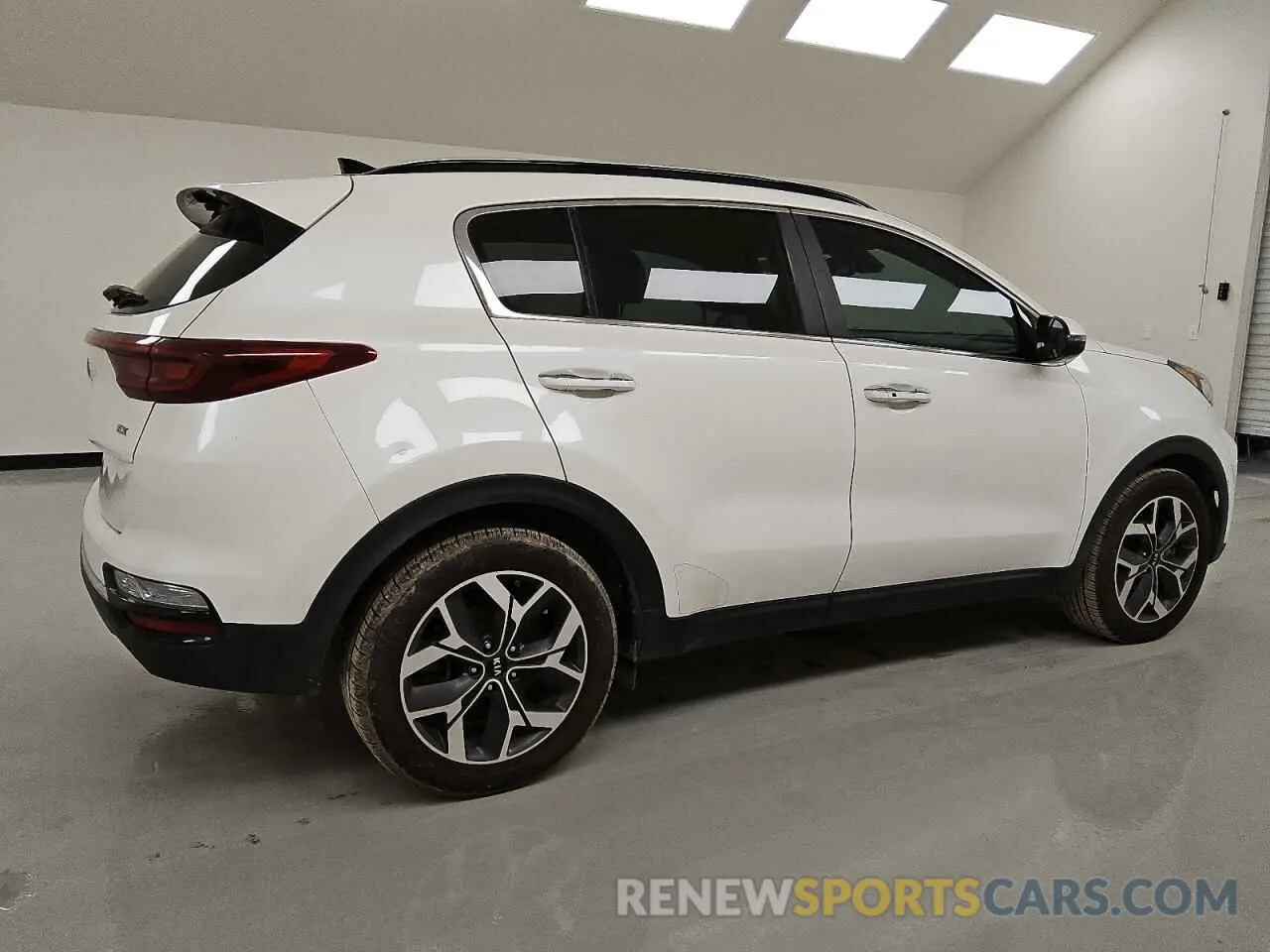 3 fotografías del automóvil dañado KNDPN3AC8L7641774 KIA SPORTAGE 2020