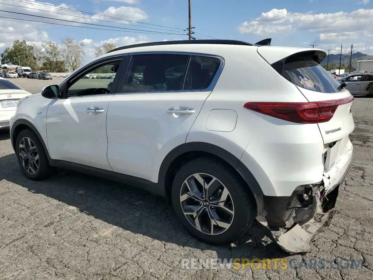 2 fotografías del automóvil dañado KNDPNCAC0L7805972 KIA SPORTAGE 2020