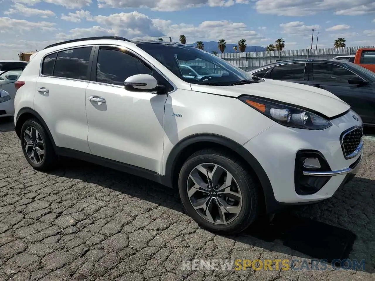 4 fotografías del automóvil dañado KNDPNCAC0L7805972 KIA SPORTAGE 2020
