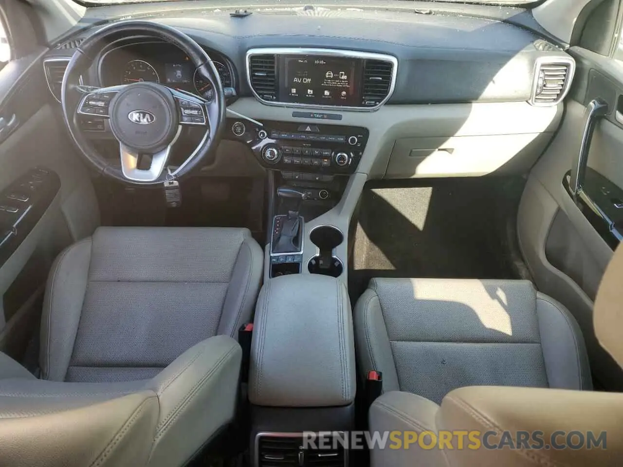 8 fotografías del automóvil dañado KNDPNCAC3L7726392 KIA SPORTAGE 2020