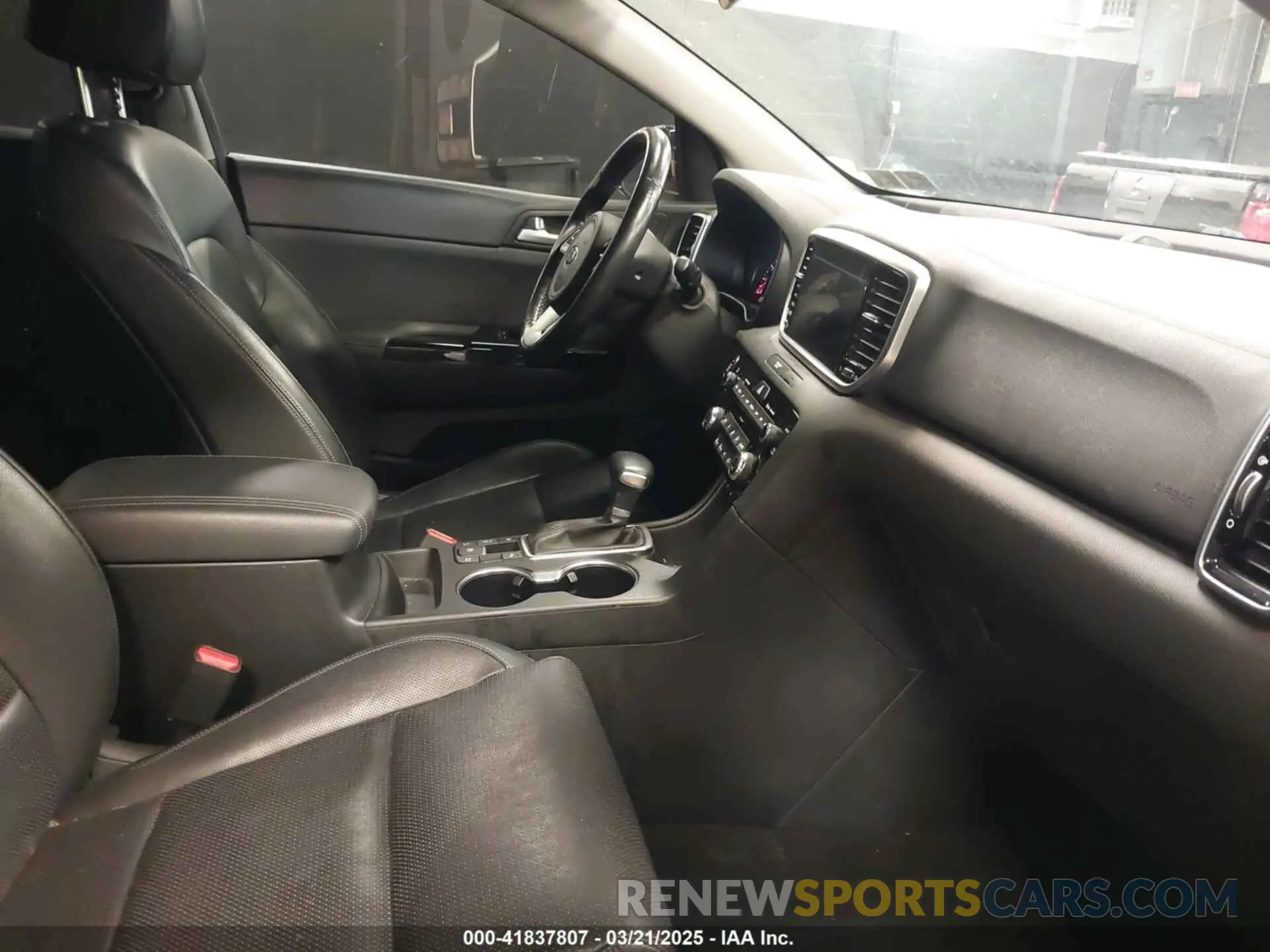 5 fotografías del automóvil dañado KNDPNCAC6L7696725 KIA SPORTAGE 2020