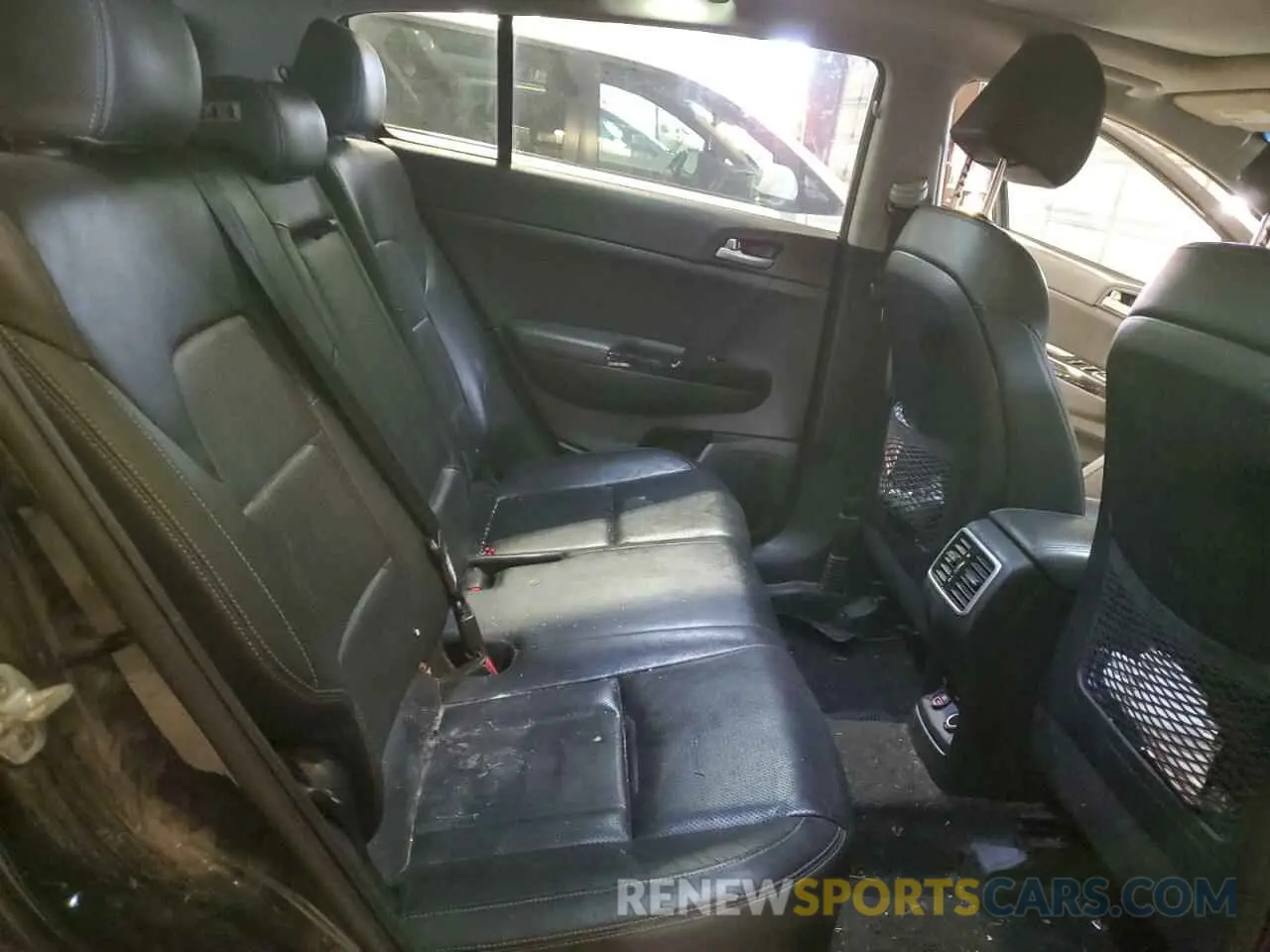 11 fotografías del automóvil dañado KNDPNCAC7L7631897 KIA SPORTAGE 2020