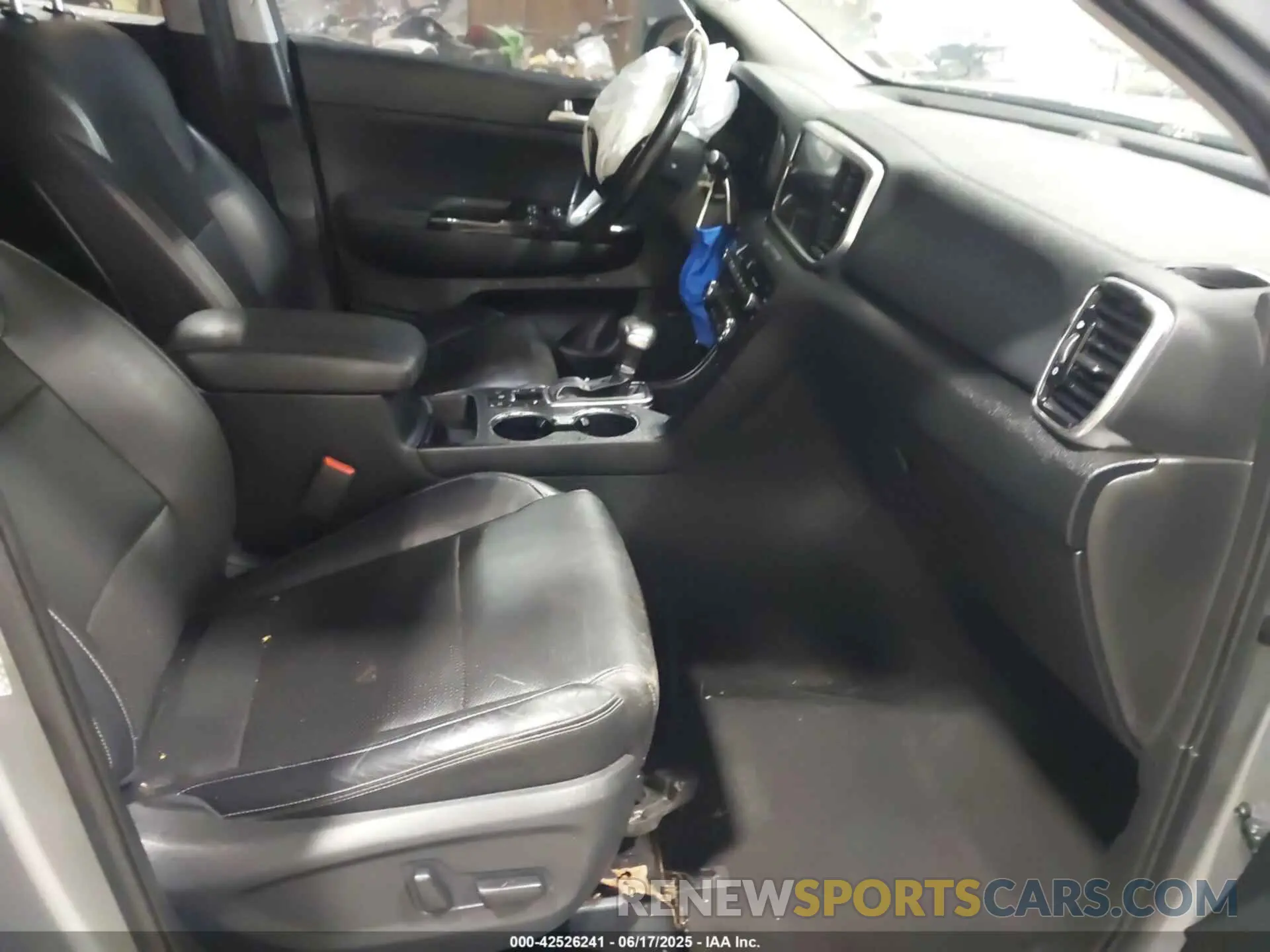 5 fotografías del automóvil dañado KNDPNCAC7L7752297 KIA SPORTAGE 2020