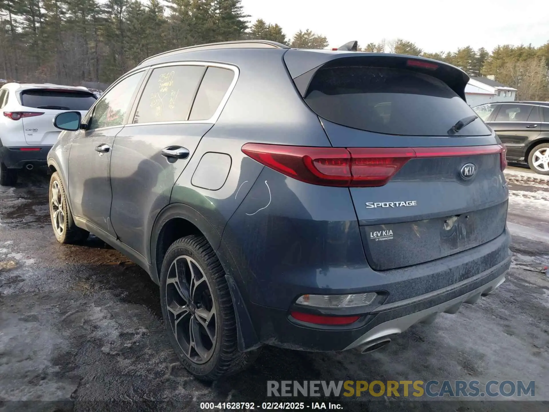 3 fotografías del automóvil dañado KNDPRCA61L7833990 KIA SPORTAGE 2020