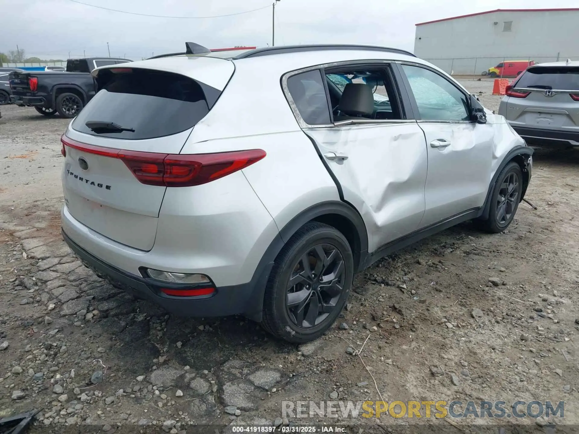 4 fotografías del automóvil dañado KNDP63AC1M7858839 KIA SPORTAGE 2021