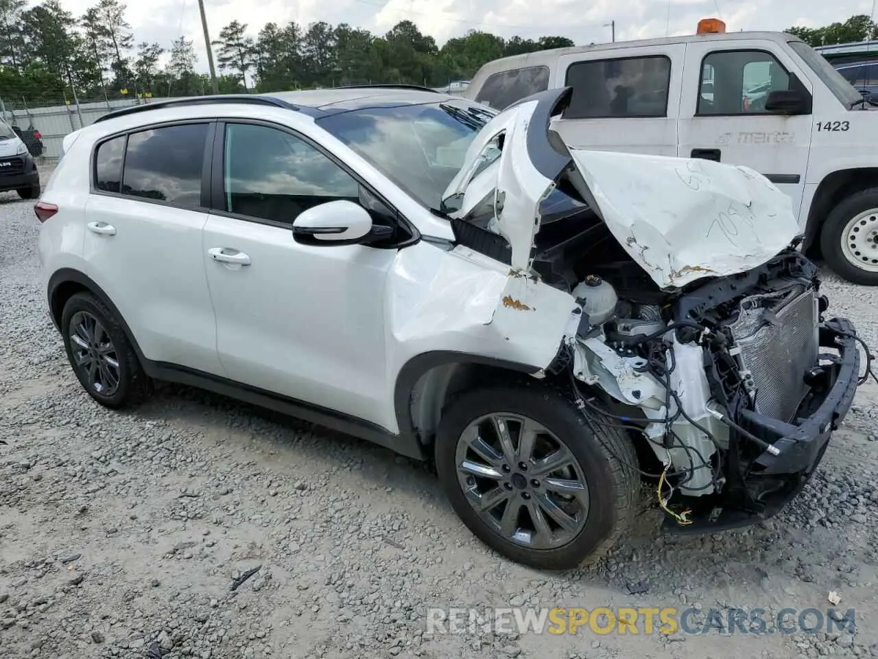 4 fotografías del automóvil dañado KNDP63AC2M7867081 KIA SPORTAGE 2021