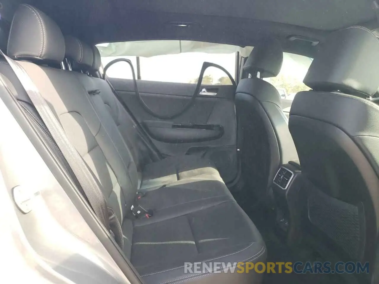 11 fotografías del automóvil dañado KNDP63AC2M7873771 KIA SPORTAGE 2021
