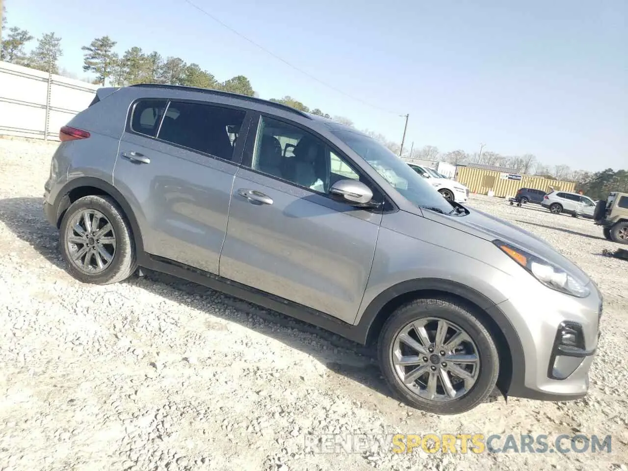 4 fotografías del automóvil dañado KNDP63AC2M7873771 KIA SPORTAGE 2021