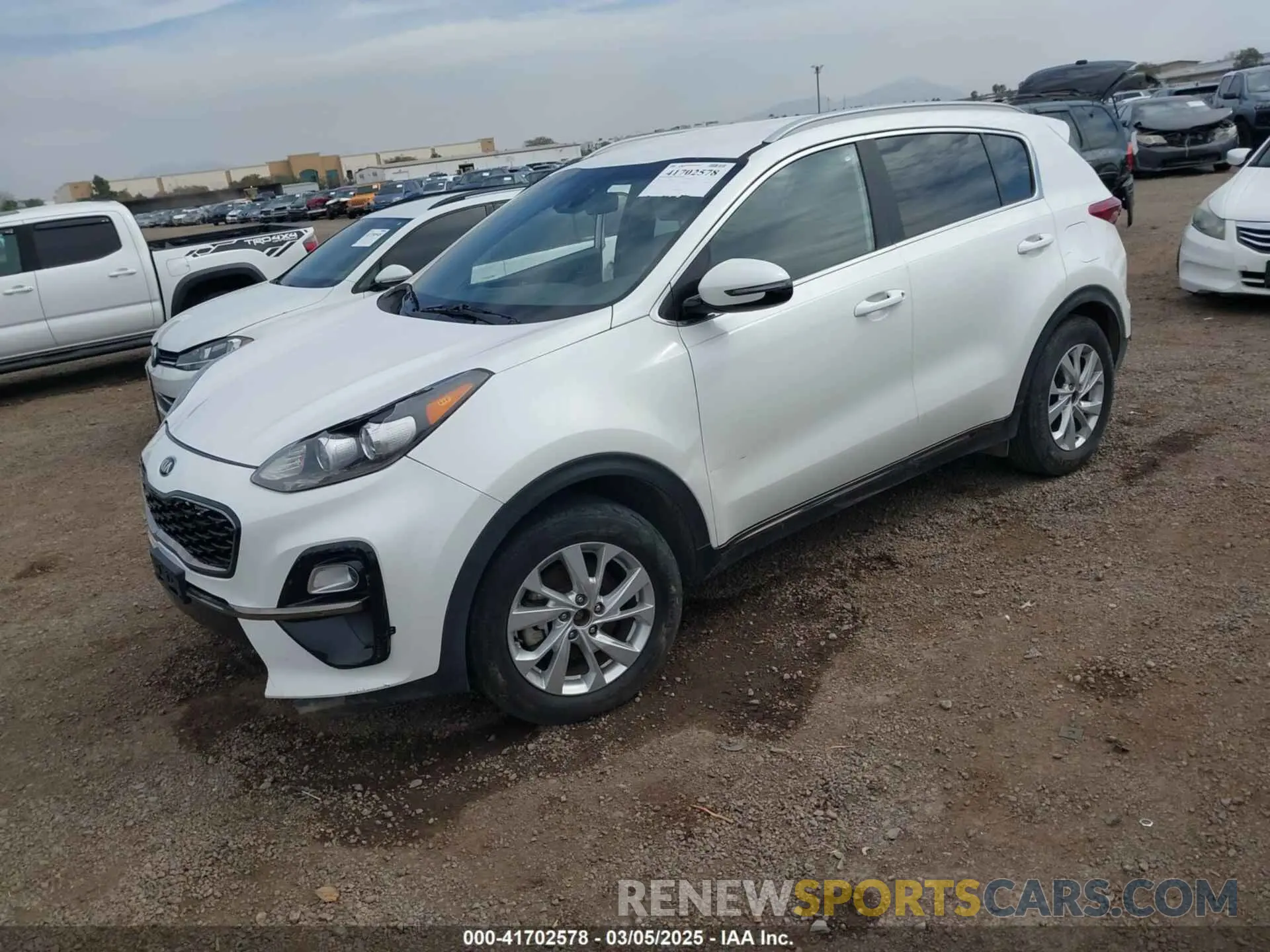 2 fotografías del automóvil dañado KNDP63AC2M7926839 KIA SPORTAGE 2021
