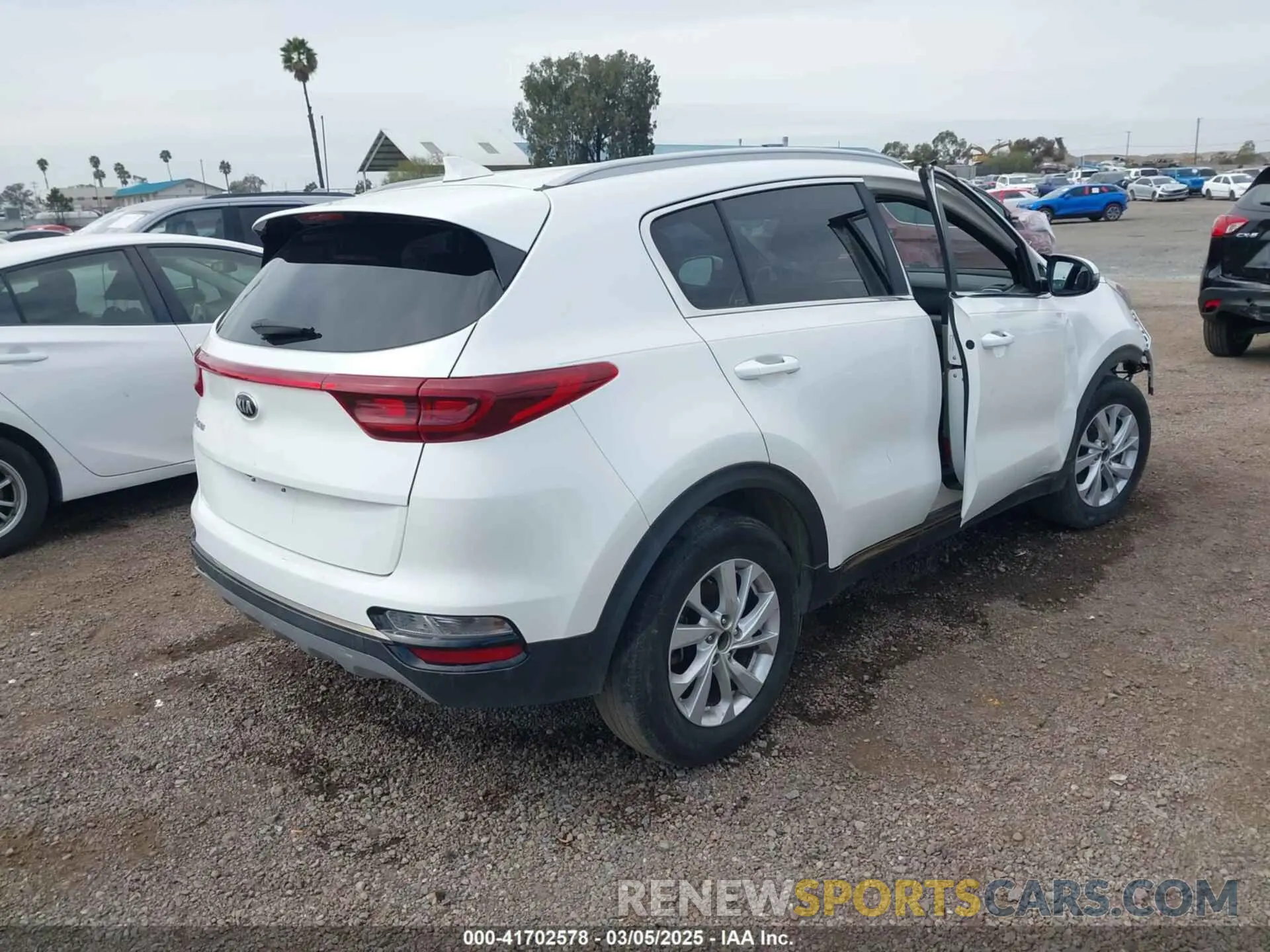 4 fotografías del automóvil dañado KNDP63AC2M7926839 KIA SPORTAGE 2021