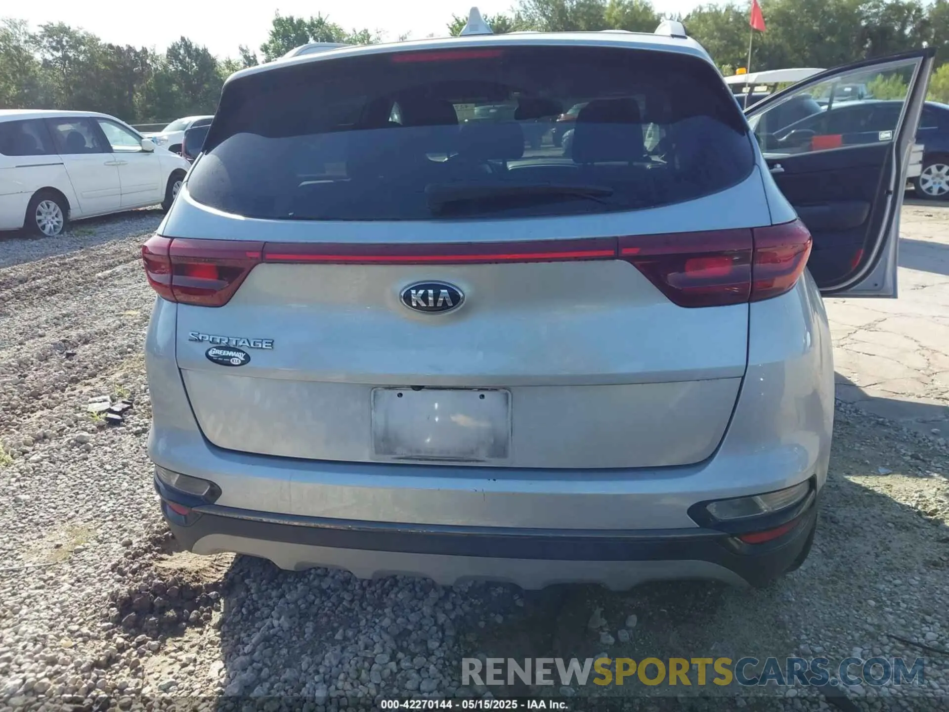 16 fotografías del automóvil dañado KNDP63AC3M7927658 KIA SPORTAGE 2021