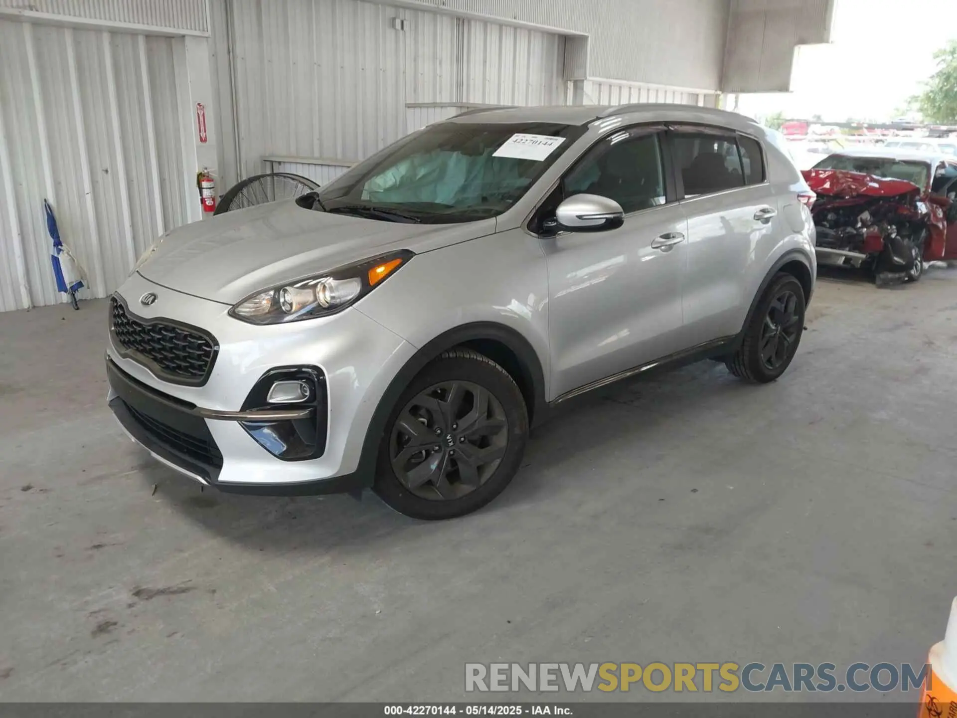 2 fotografías del automóvil dañado KNDP63AC3M7927658 KIA SPORTAGE 2021