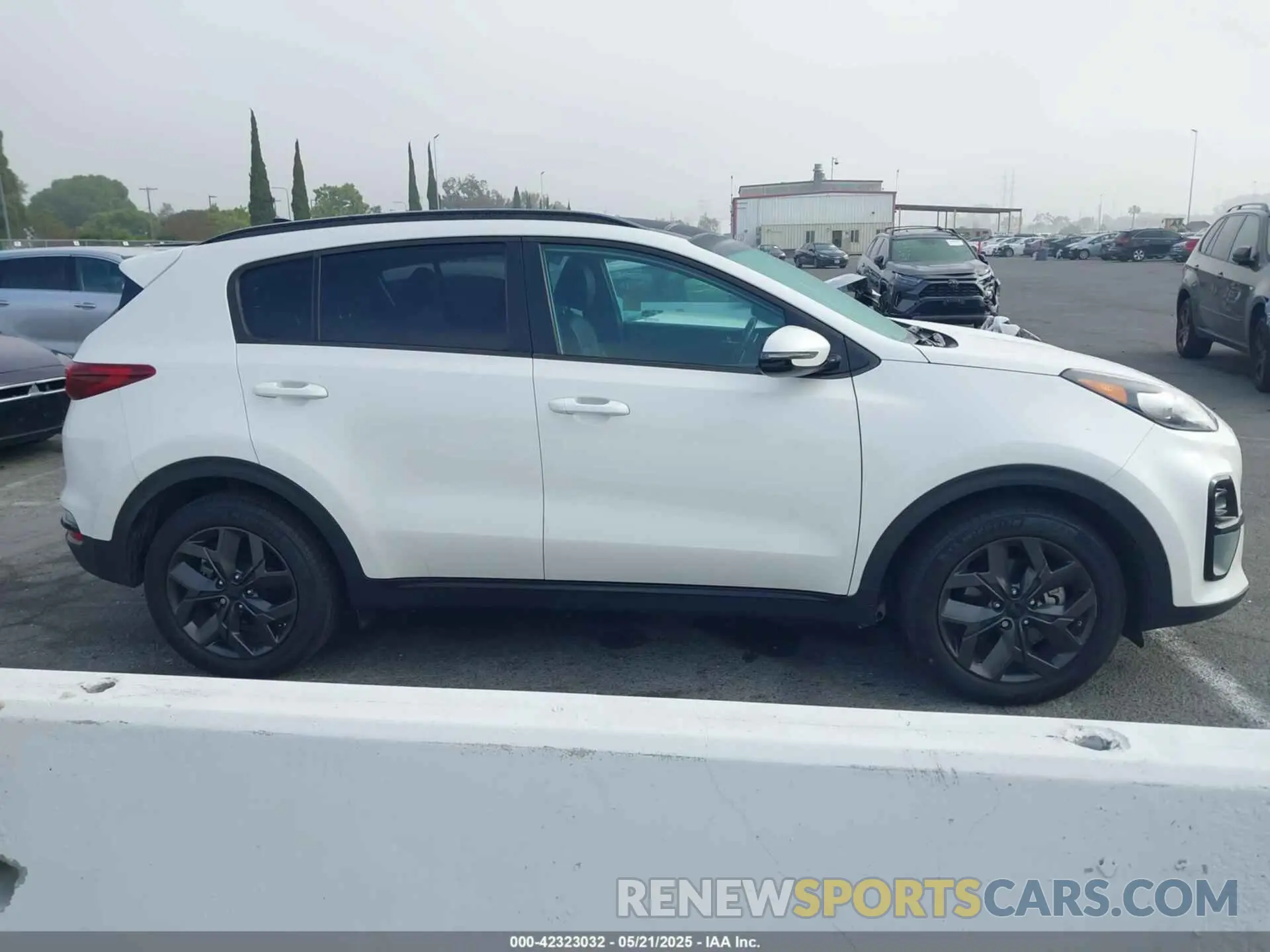 12 fotografías del automóvil dañado KNDP63AC9M7891166 KIA SPORTAGE 2021