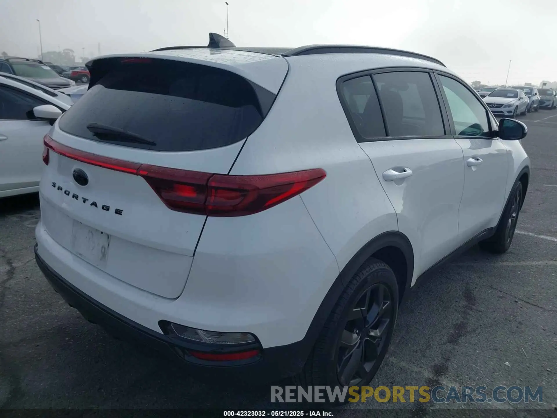 4 fotografías del automóvil dañado KNDP63AC9M7891166 KIA SPORTAGE 2021