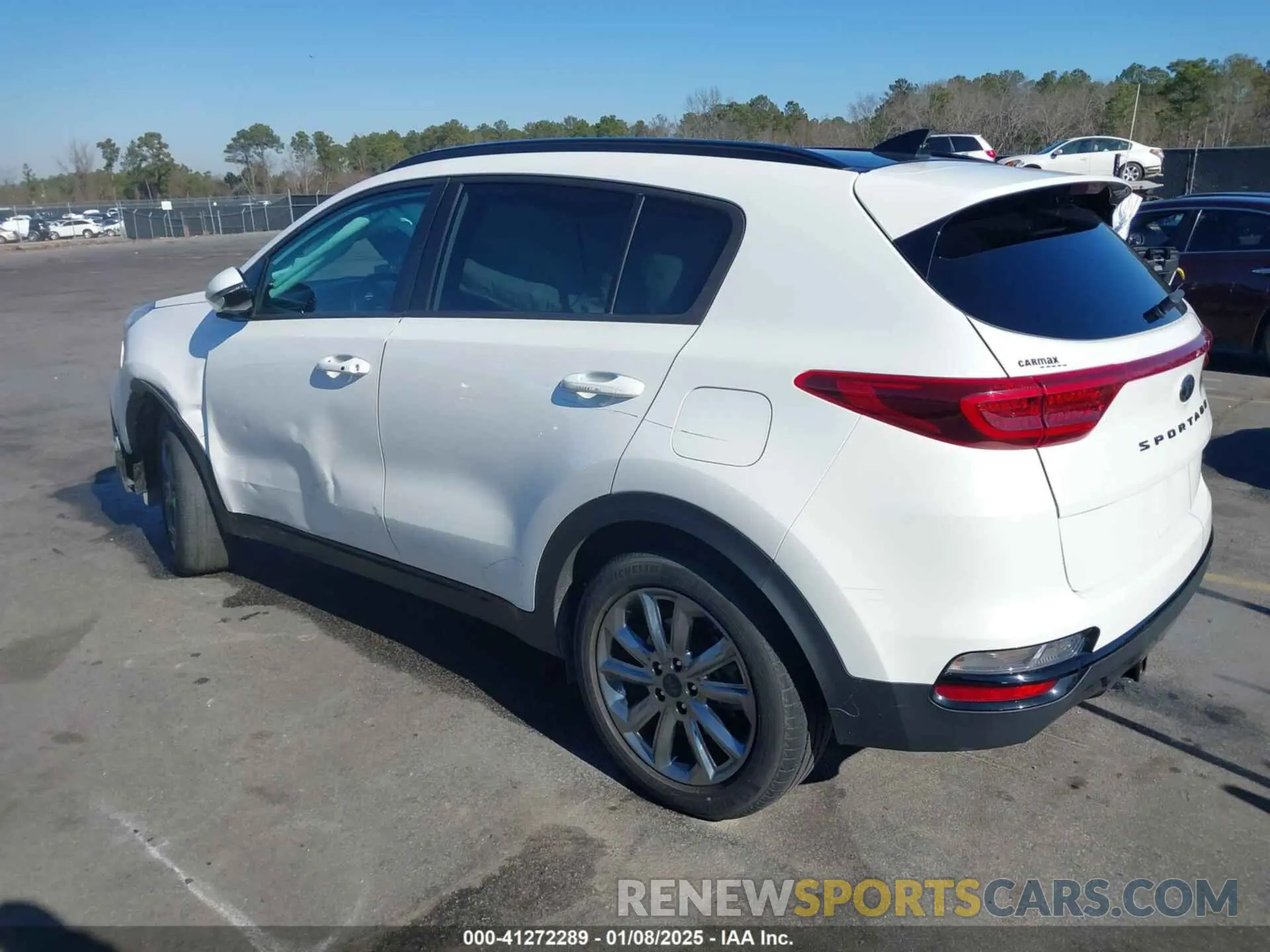 3 fotografías del automóvil dañado KNDP63ACXM7888003 KIA SPORTAGE 2021