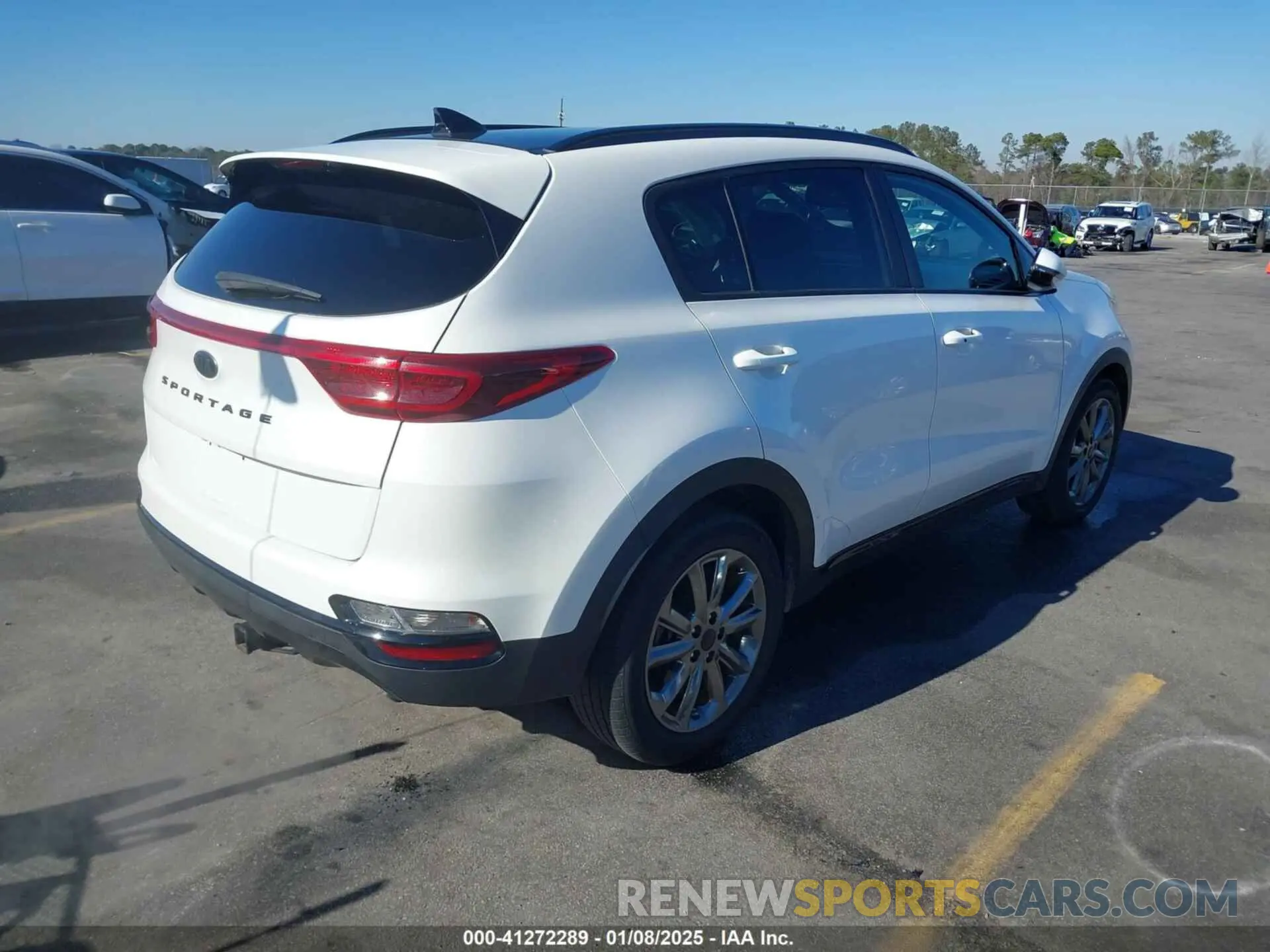 4 fotografías del automóvil dañado KNDP63ACXM7888003 KIA SPORTAGE 2021