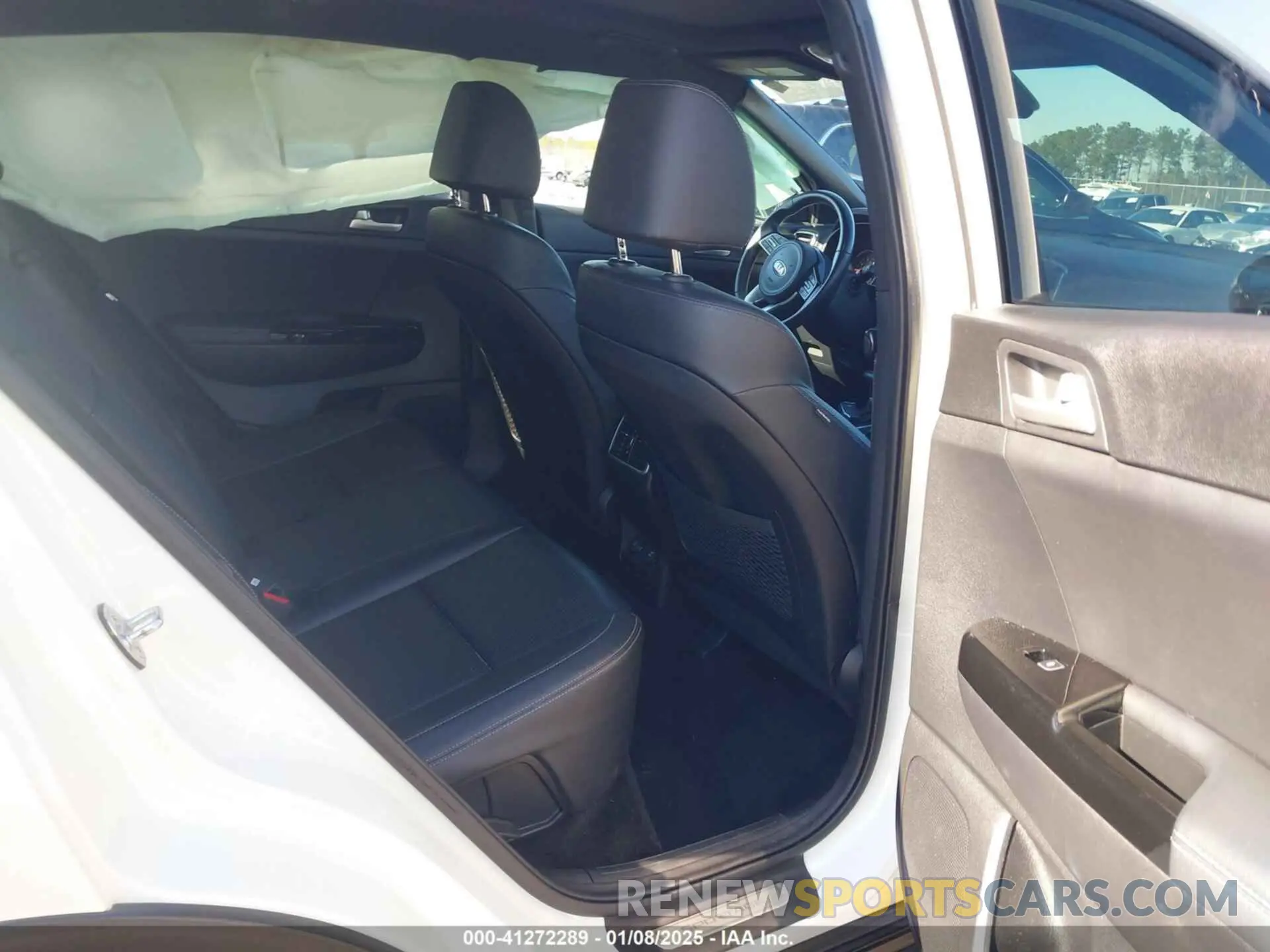 8 fotografías del automóvil dañado KNDP63ACXM7888003 KIA SPORTAGE 2021