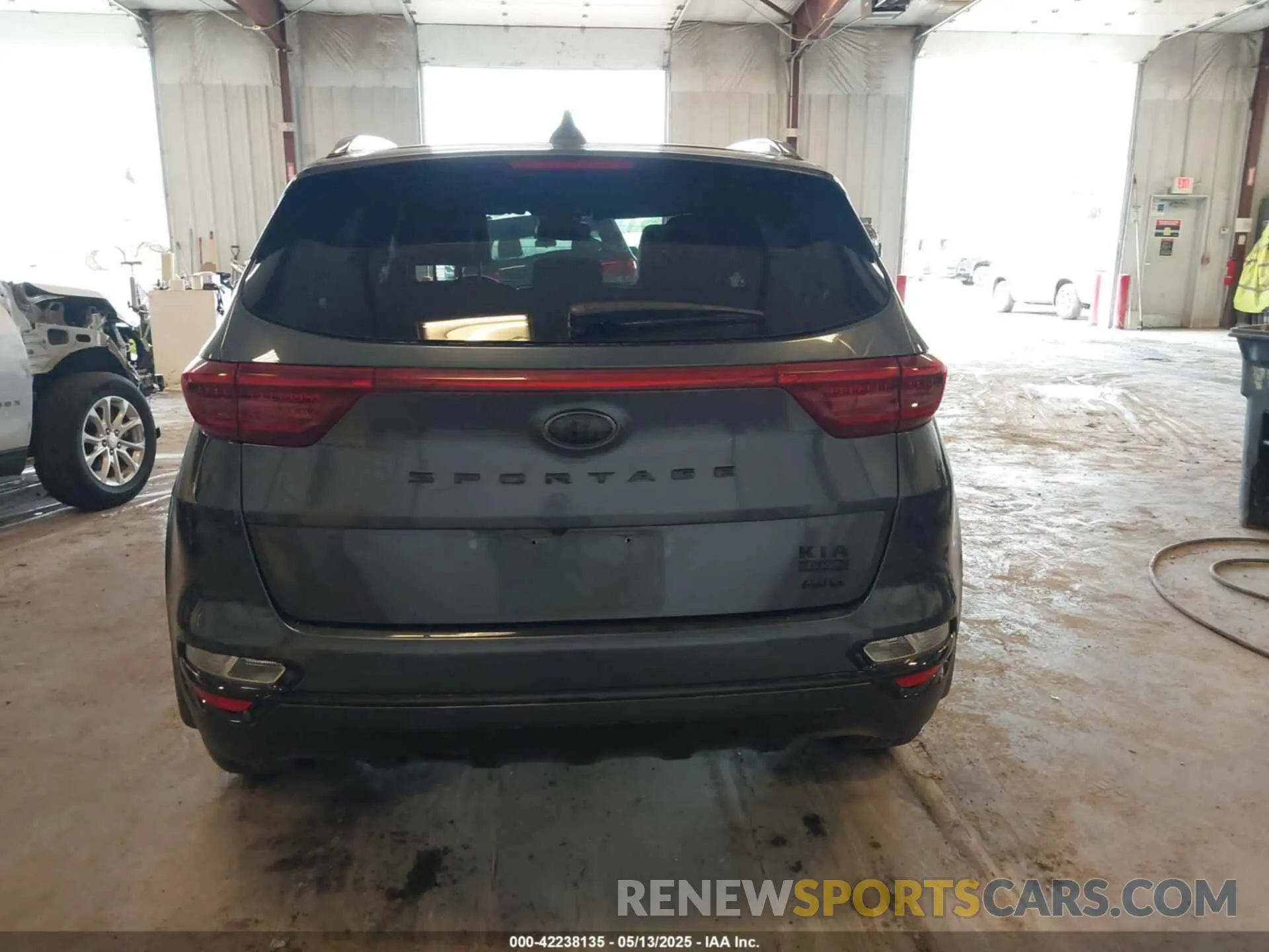 16 fotografías del automóvil dañado KNDP6CAC1M7867184 KIA SPORTAGE 2021