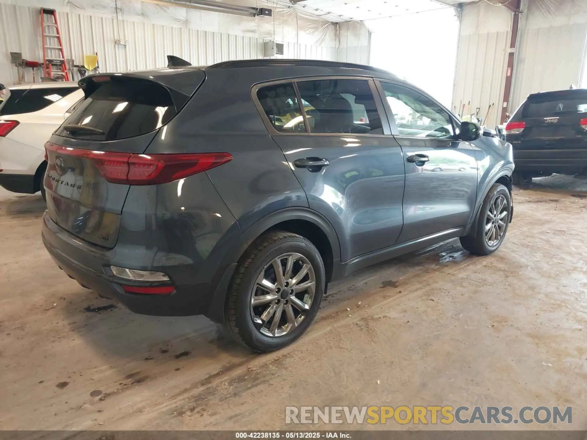 4 fotografías del automóvil dañado KNDP6CAC1M7867184 KIA SPORTAGE 2021