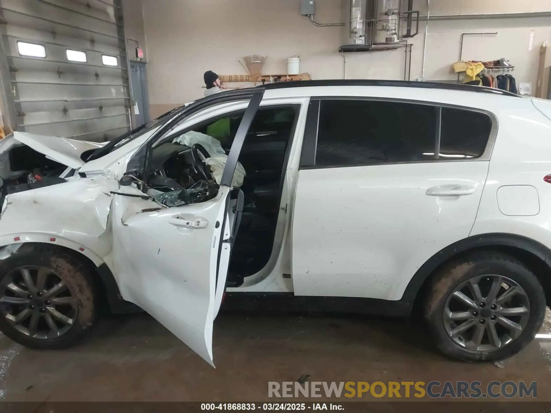 13 fotografías del automóvil dañado KNDP6CAC7M7888685 KIA SPORTAGE 2021