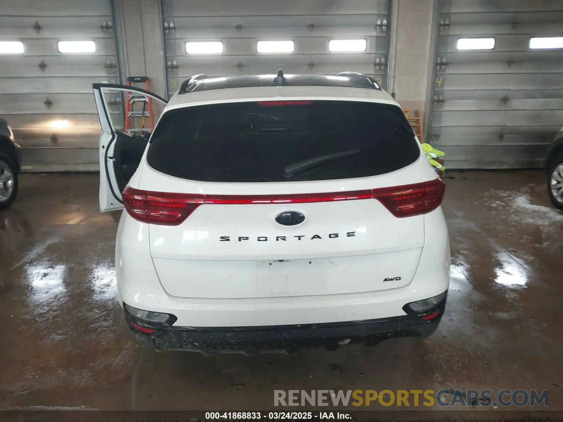 15 fotografías del automóvil dañado KNDP6CAC7M7888685 KIA SPORTAGE 2021