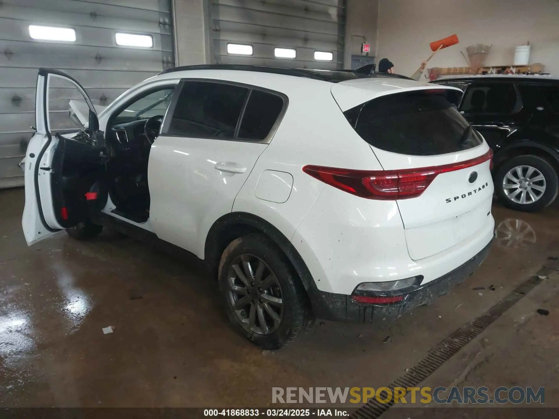 3 fotografías del automóvil dañado KNDP6CAC7M7888685 KIA SPORTAGE 2021