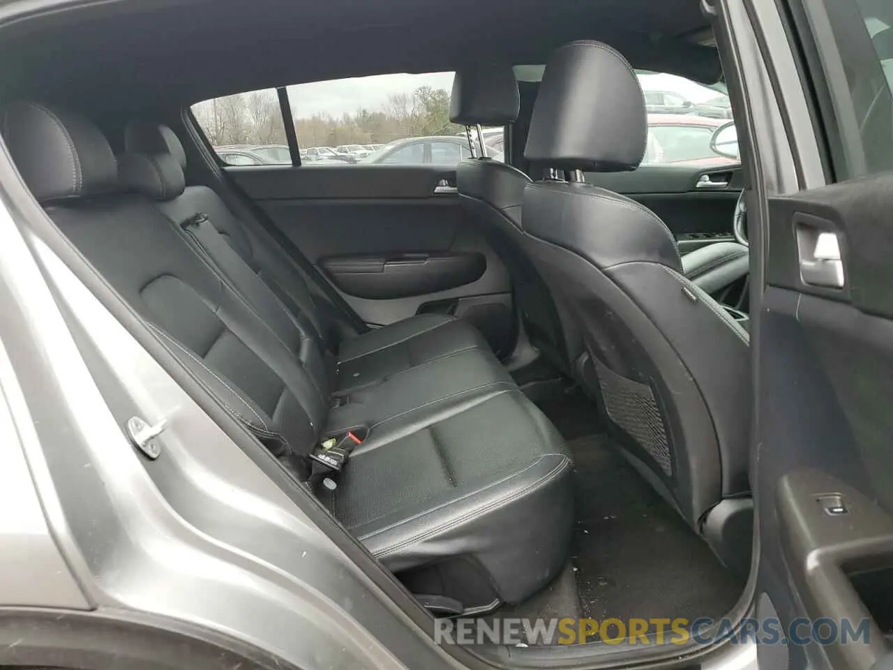 10 fotografías del automóvil dañado KNDP6CAC7M7888945 KIA SPORTAGE 2021