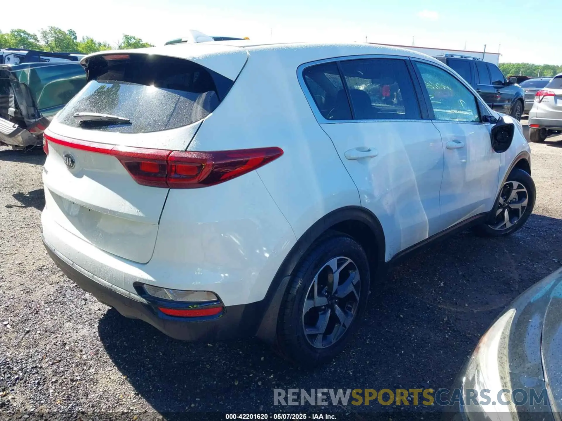 4 fotografías del automóvil dañado KNDPM3AC3M7845709 KIA SPORTAGE 2021