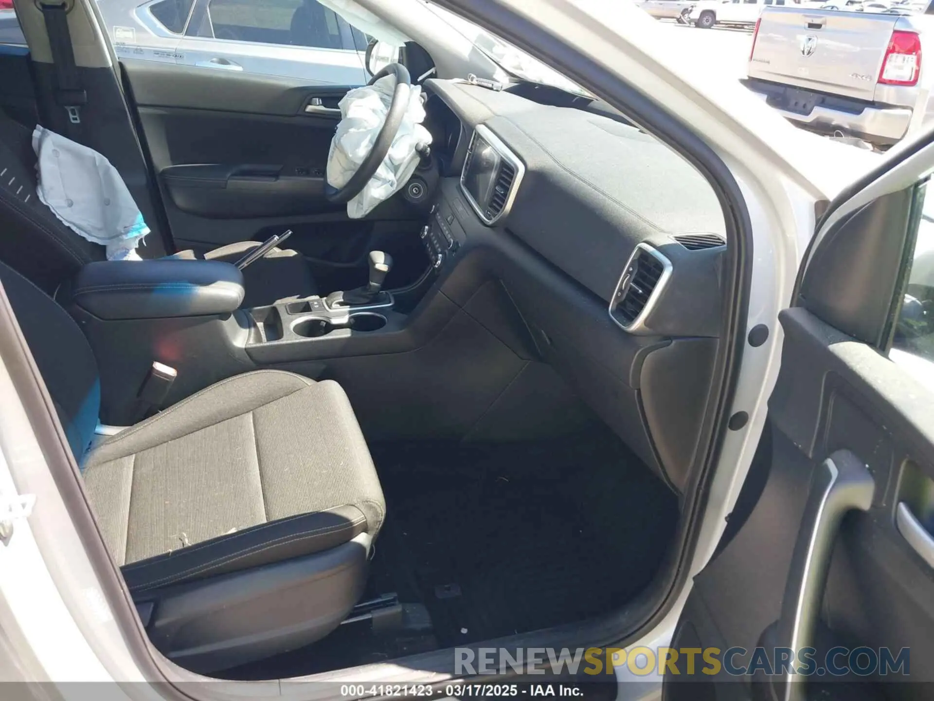5 fotografías del automóvil dañado KNDPM3AC5M7842763 KIA SPORTAGE 2021