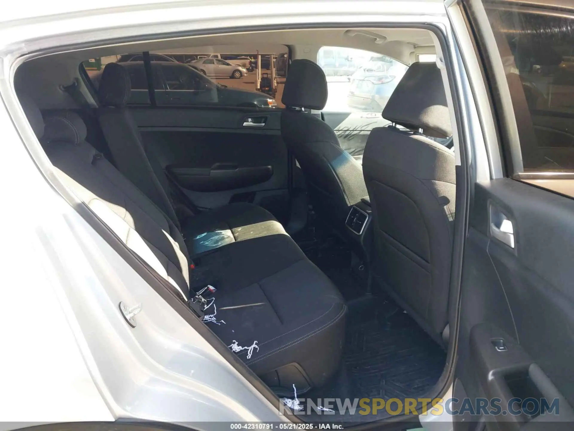 8 fotografías del automóvil dañado KNDPM3AC9M7898690 KIA SPORTAGE 2021