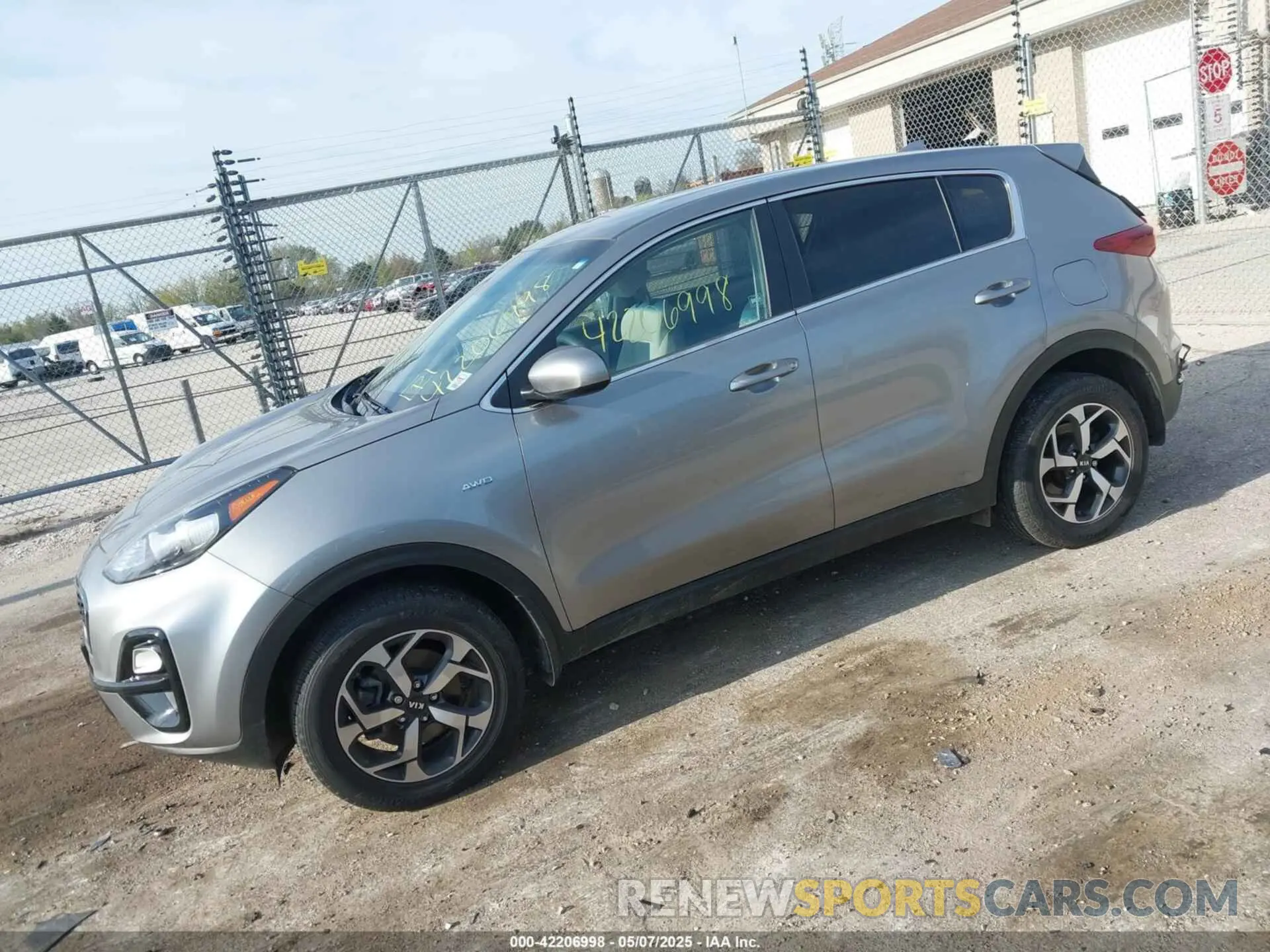 2 fotografías del automóvil dañado KNDPMCAC0M7862502 KIA SPORTAGE 2021
