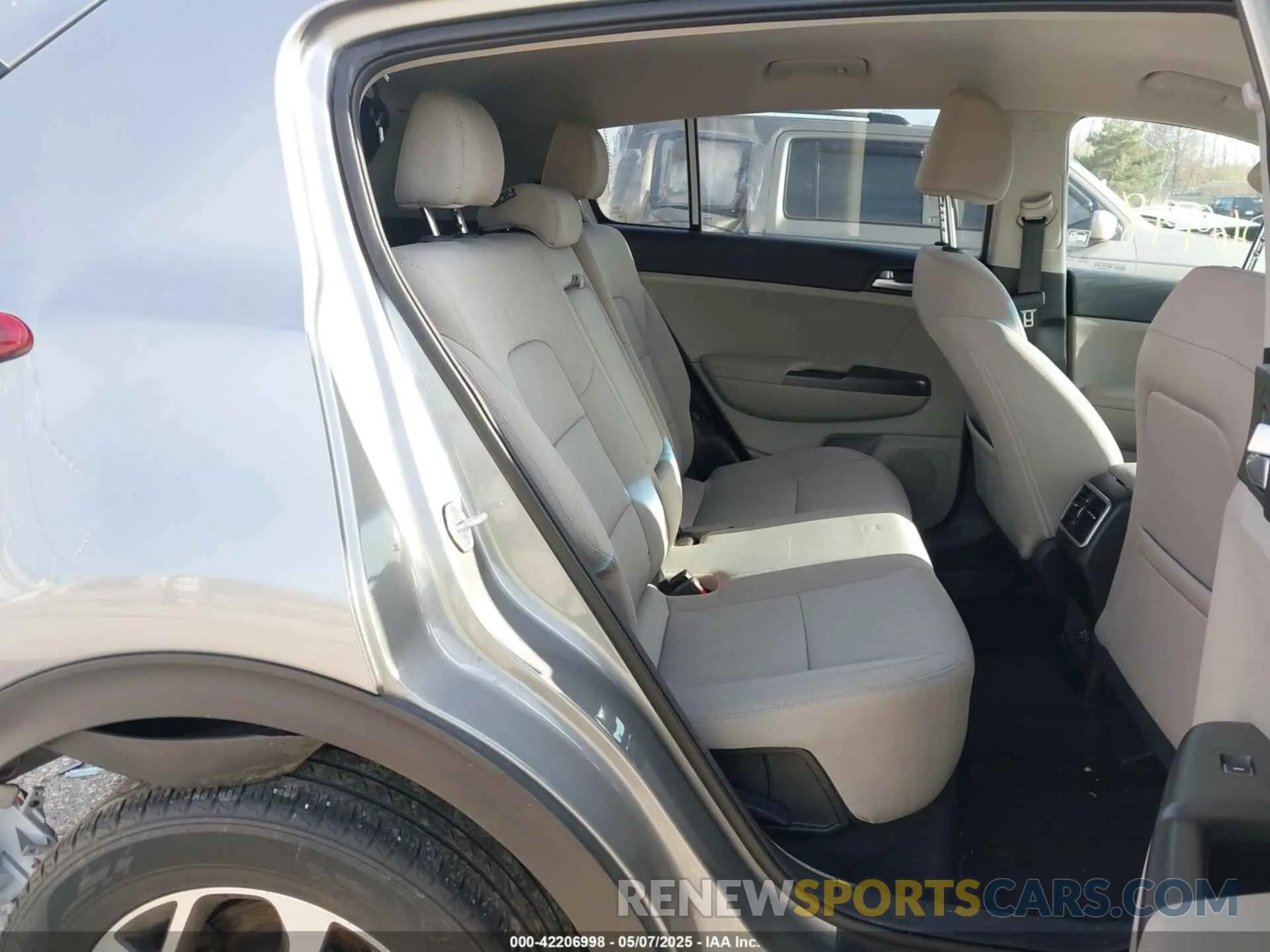 8 fotografías del automóvil dañado KNDPMCAC0M7862502 KIA SPORTAGE 2021