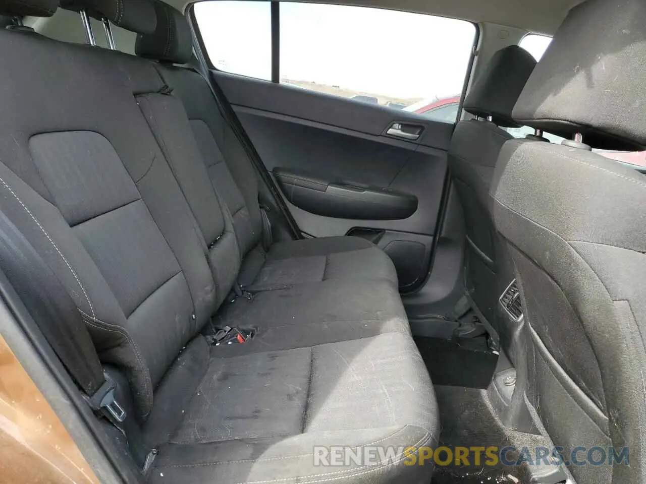 11 fotografías del automóvil dañado KNDPMCAC0M7876075 KIA SPORTAGE 2021