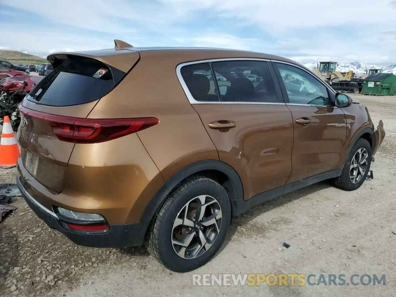 3 fotografías del automóvil dañado KNDPMCAC0M7876075 KIA SPORTAGE 2021