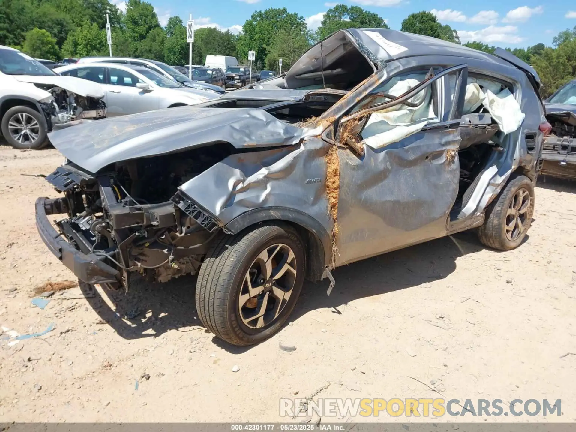 2 fotografías del automóvil dañado KNDPMCAC1M7847670 KIA SPORTAGE 2021