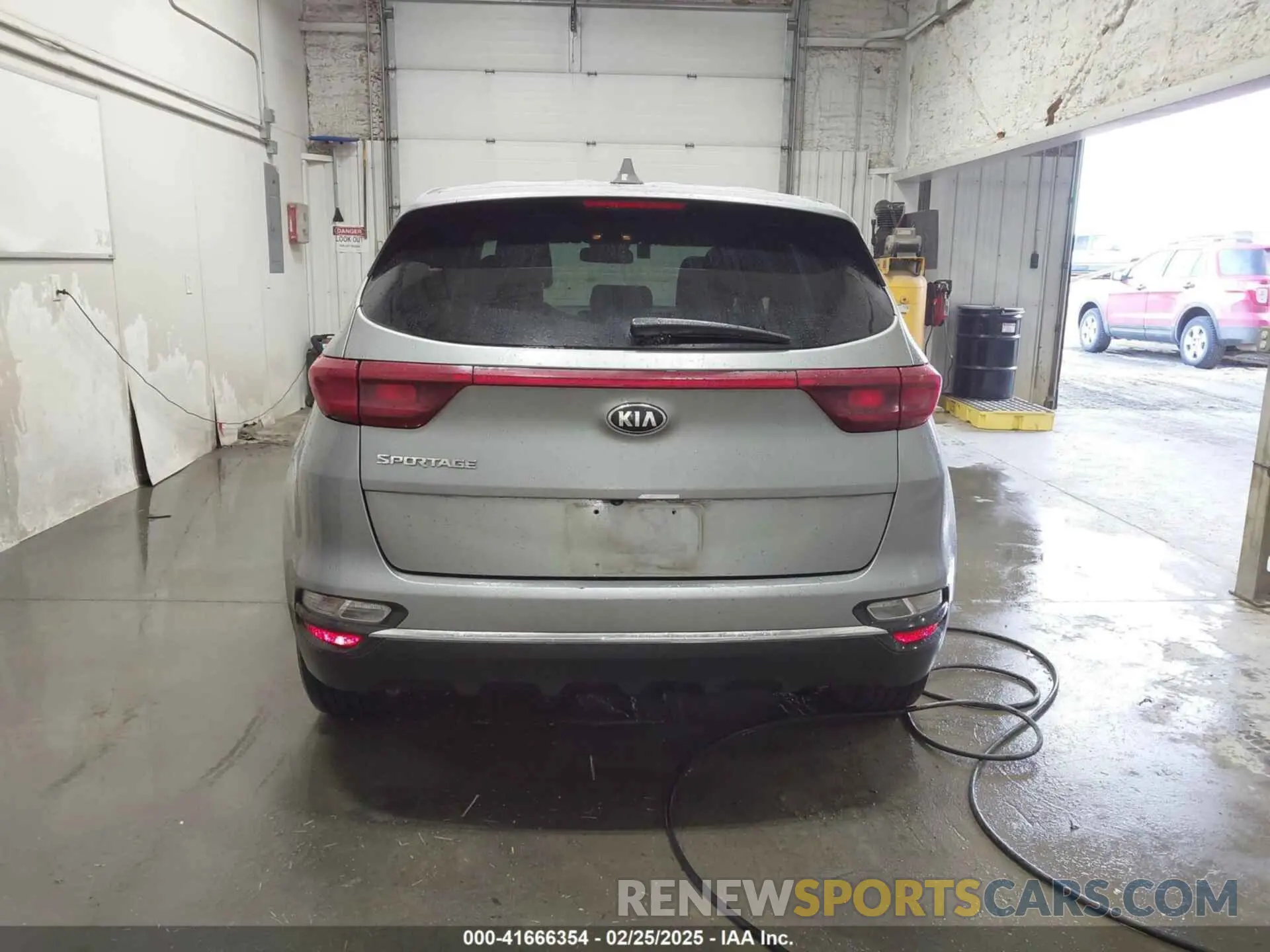 15 fotografías del automóvil dañado KNDPMCAC2M7886638 KIA SPORTAGE 2021