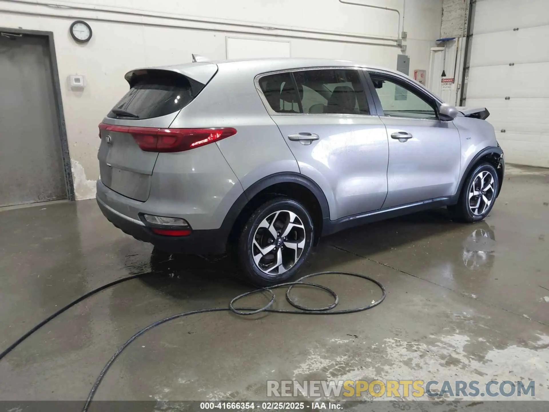 4 fotografías del automóvil dañado KNDPMCAC2M7886638 KIA SPORTAGE 2021