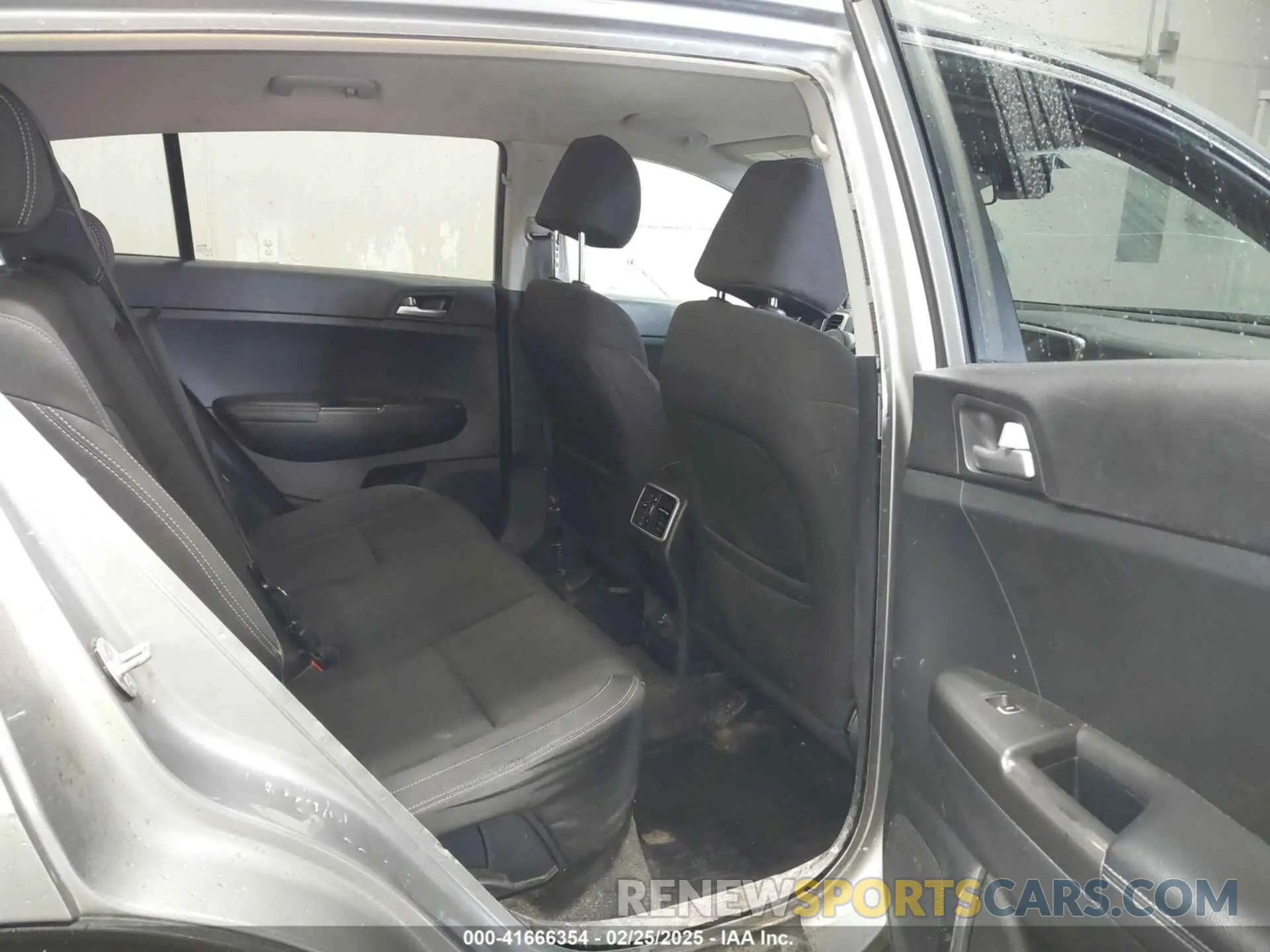 8 fotografías del automóvil dañado KNDPMCAC2M7886638 KIA SPORTAGE 2021