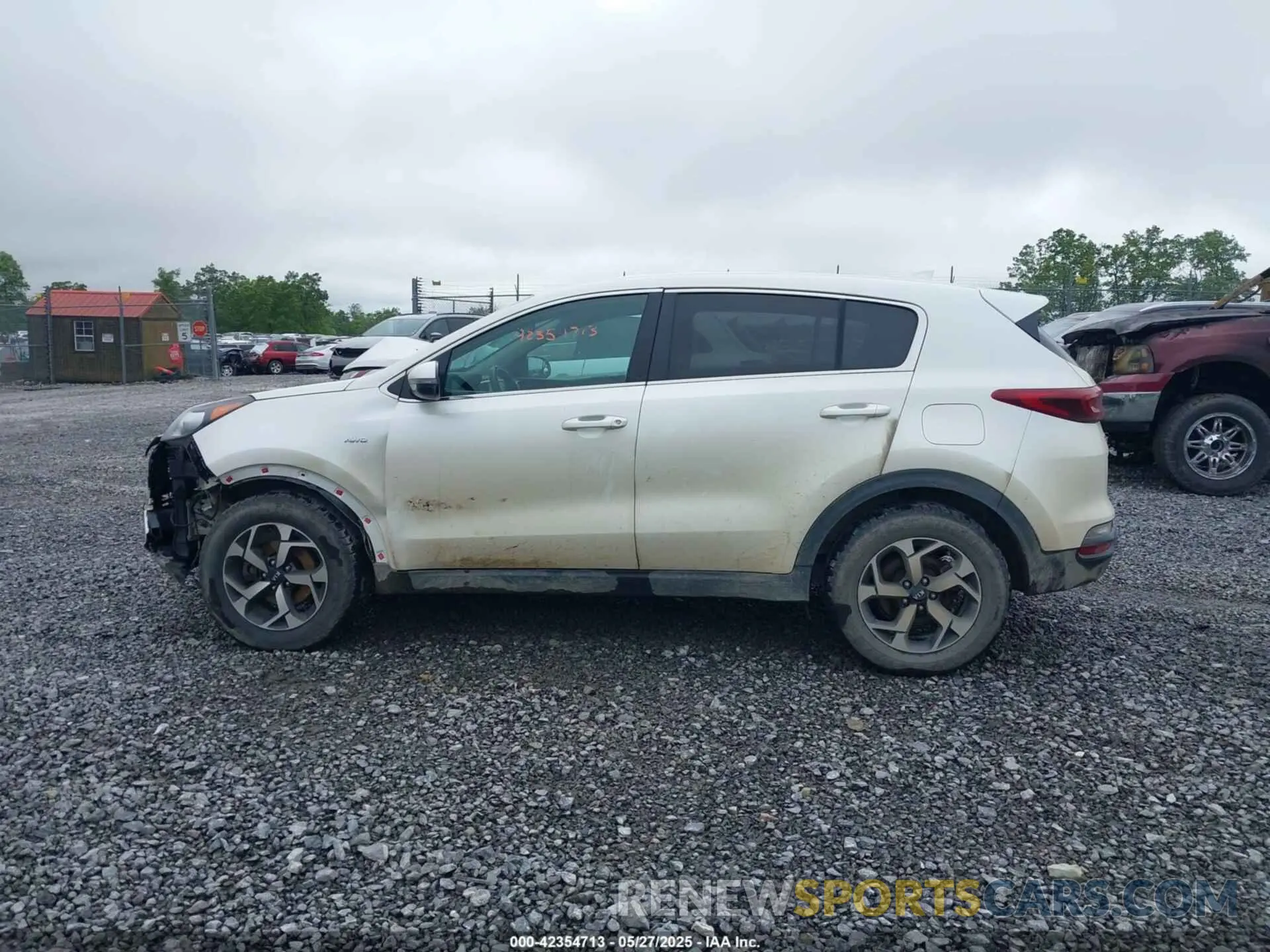 14 fotografías del automóvil dañado KNDPMCAC2M7891550 KIA SPORTAGE 2021