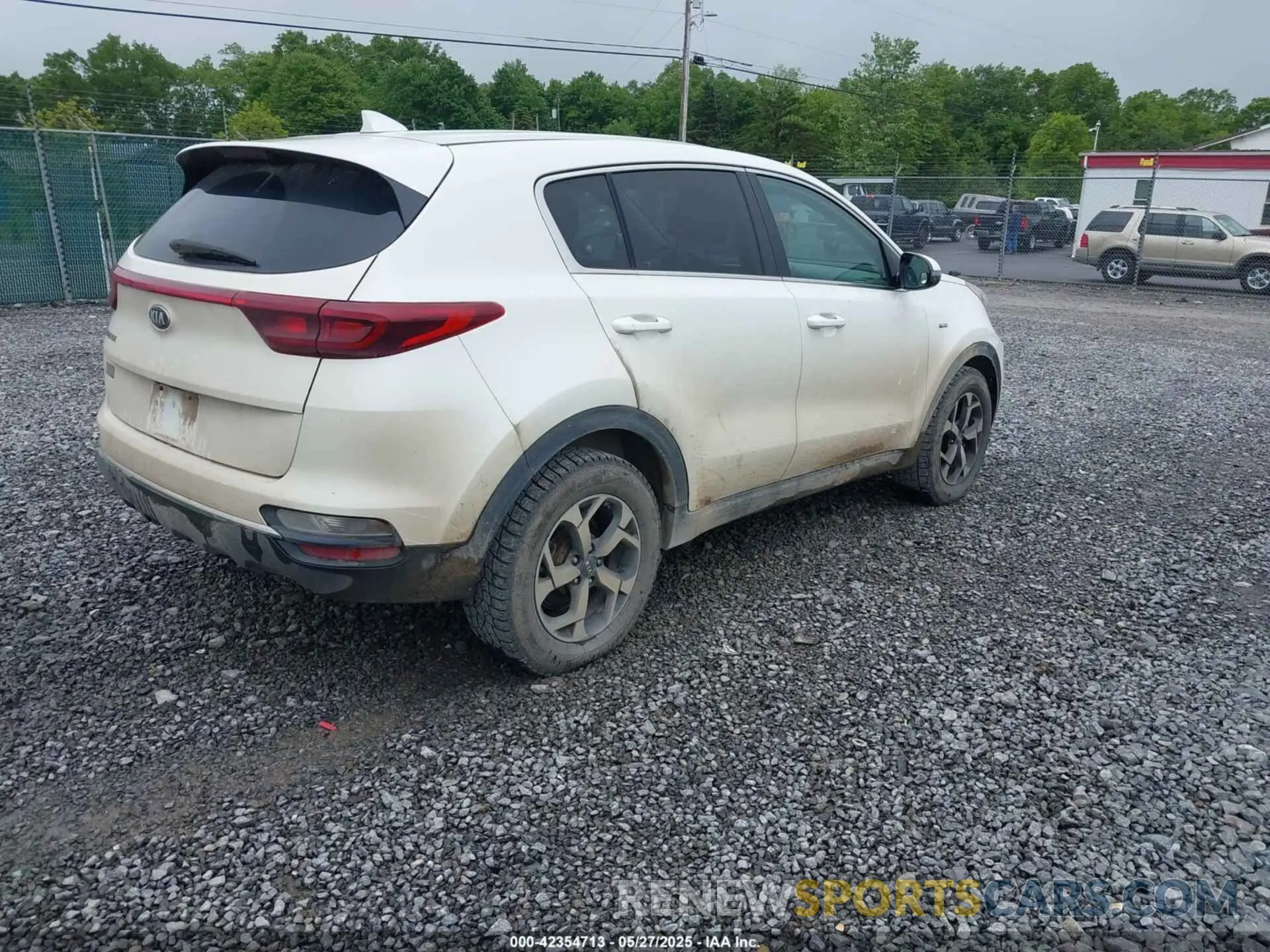4 fotografías del automóvil dañado KNDPMCAC2M7891550 KIA SPORTAGE 2021