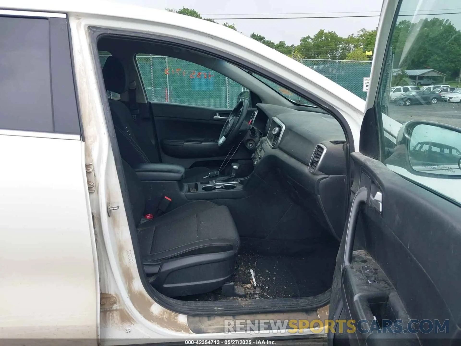 5 fotografías del automóvil dañado KNDPMCAC2M7891550 KIA SPORTAGE 2021