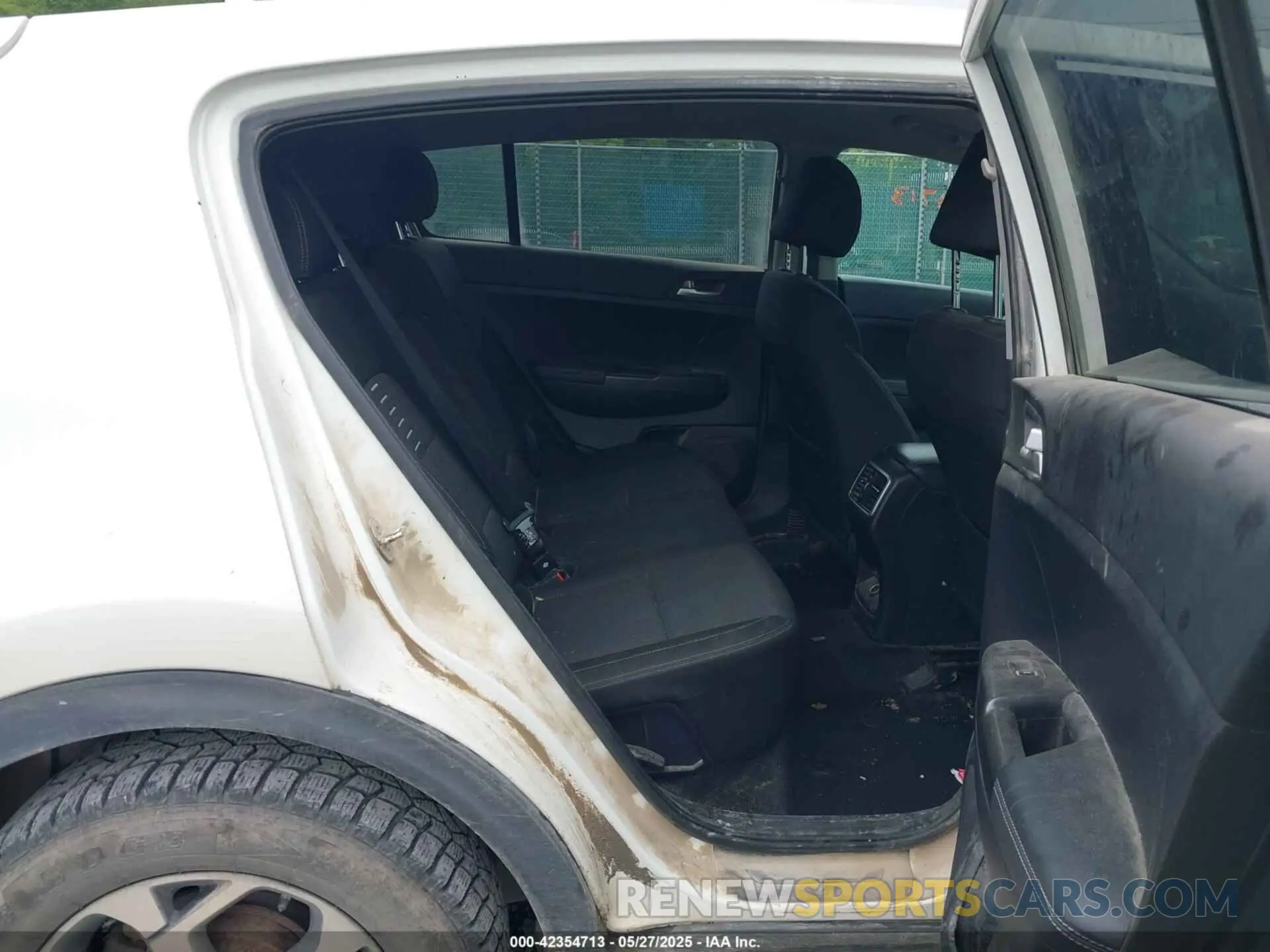 8 fotografías del automóvil dañado KNDPMCAC2M7891550 KIA SPORTAGE 2021