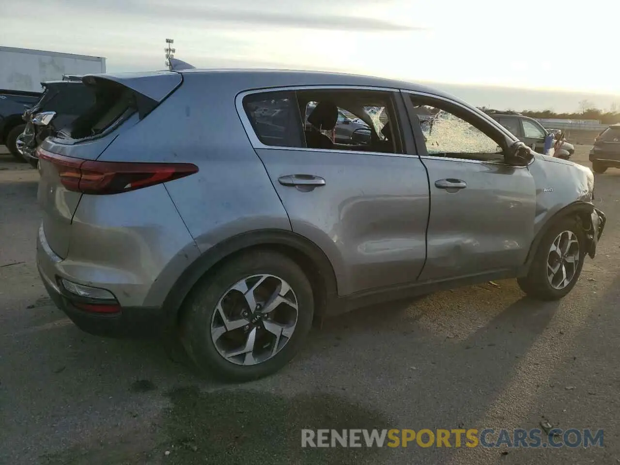 3 fotografías del automóvil dañado KNDPMCAC2M7897848 KIA SPORTAGE 2021