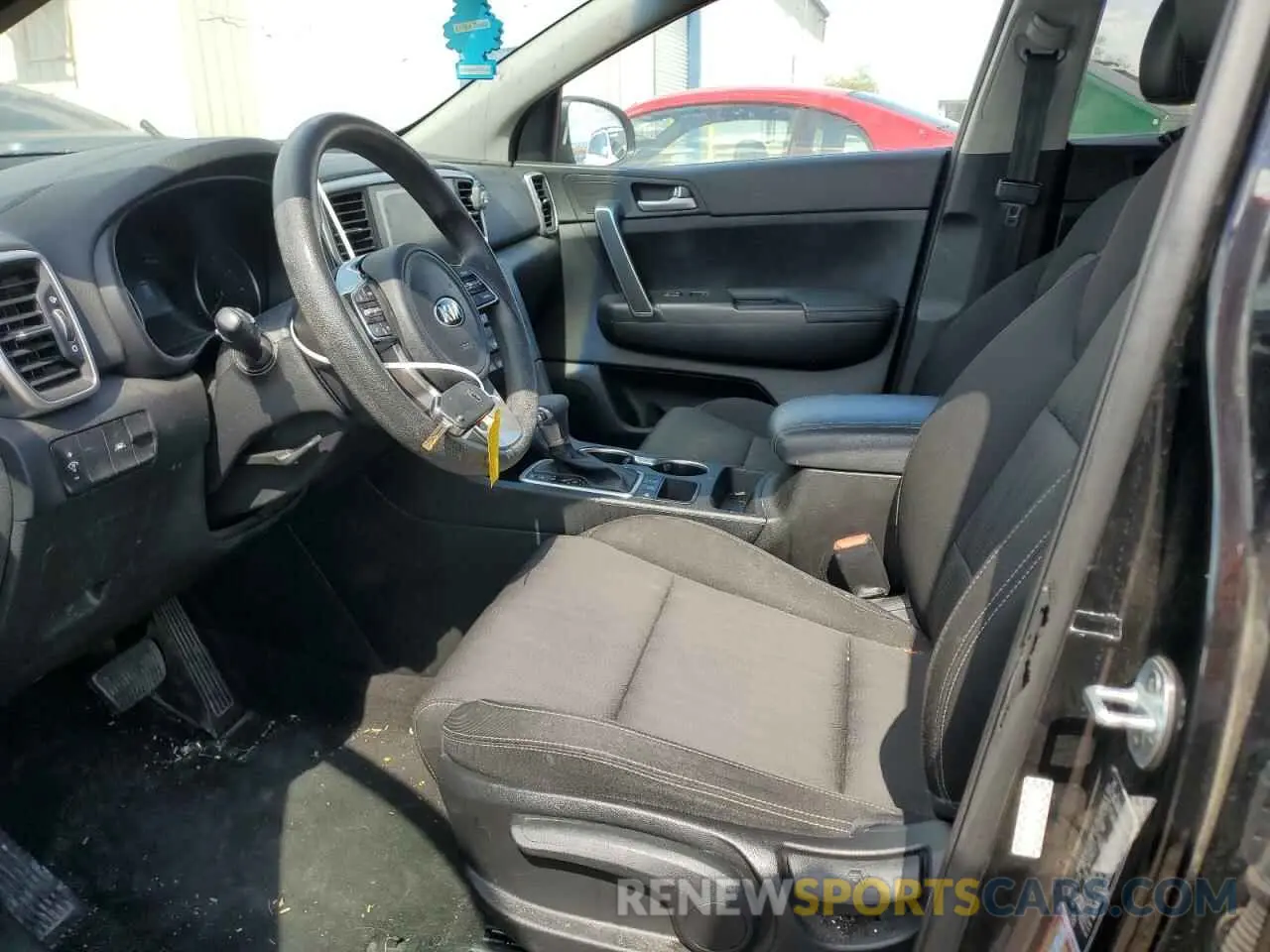 7 fotografías del automóvil dañado KNDPMCAC2M7917032 KIA SPORTAGE 2021